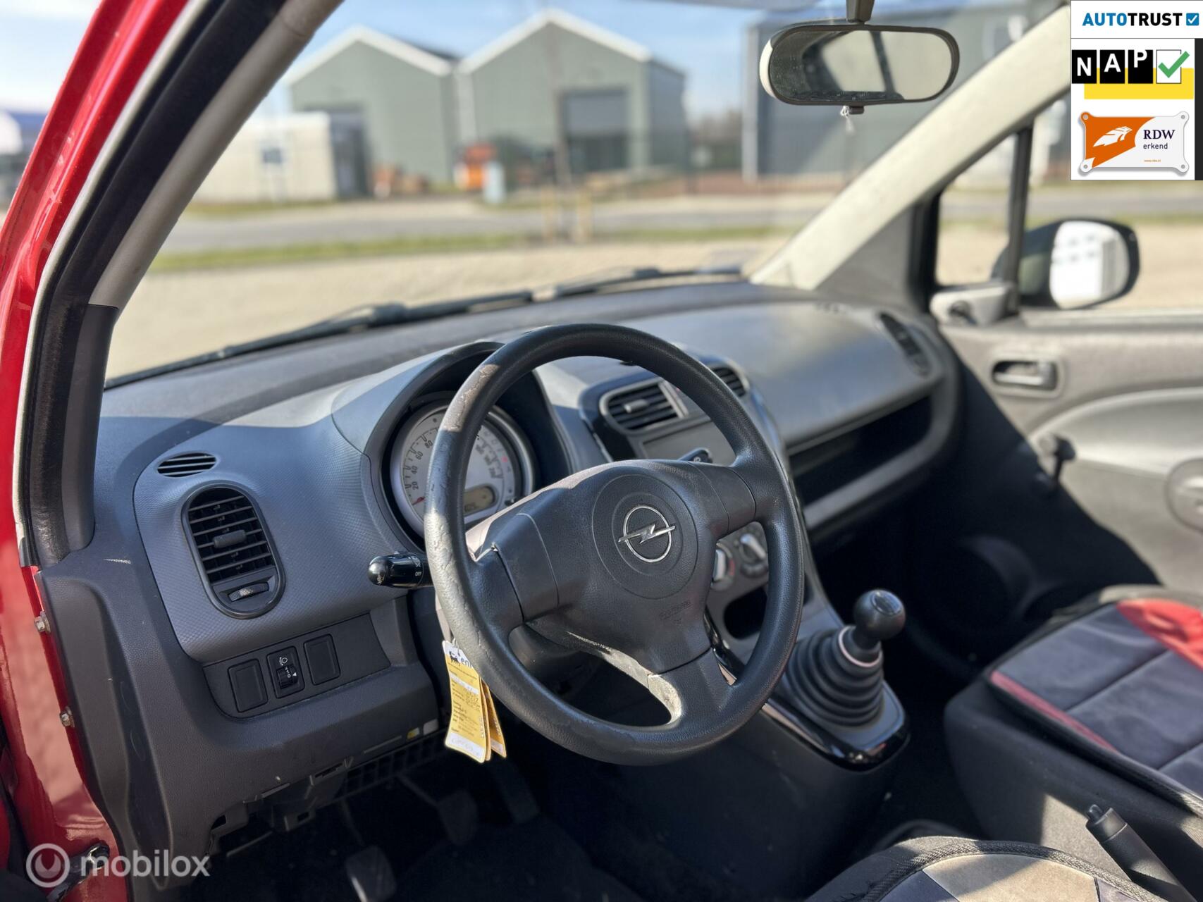 Foto van Opel Agila