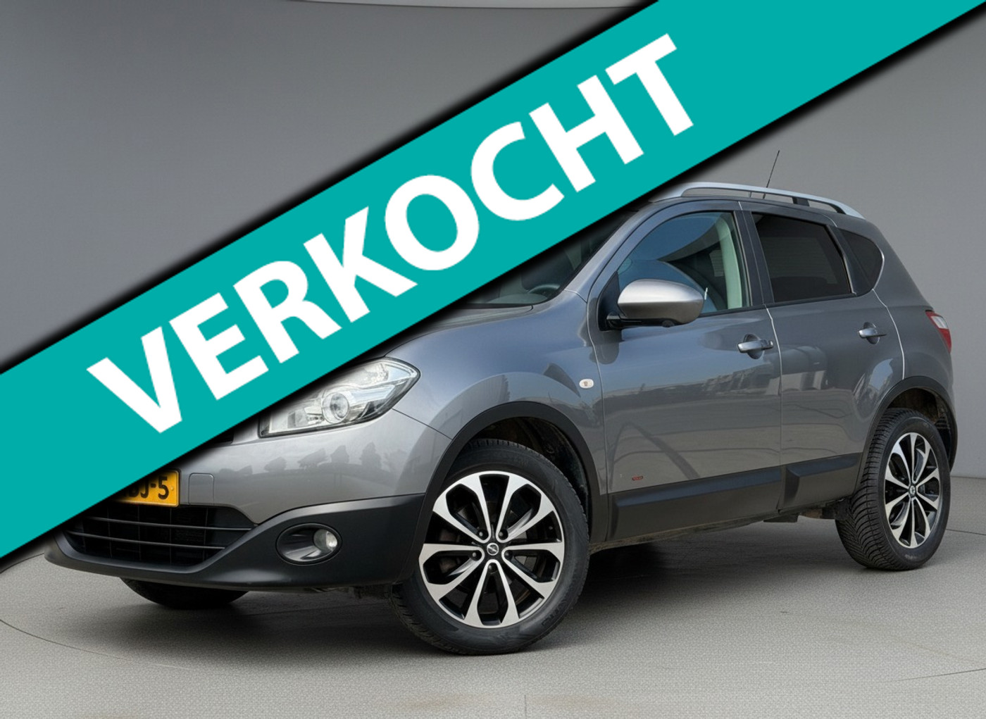 Nissan Nissan Qashqai 1.6 Tech View|Pano|360-camera|Trekhaak|All-season|NAP 2012 - voorkant