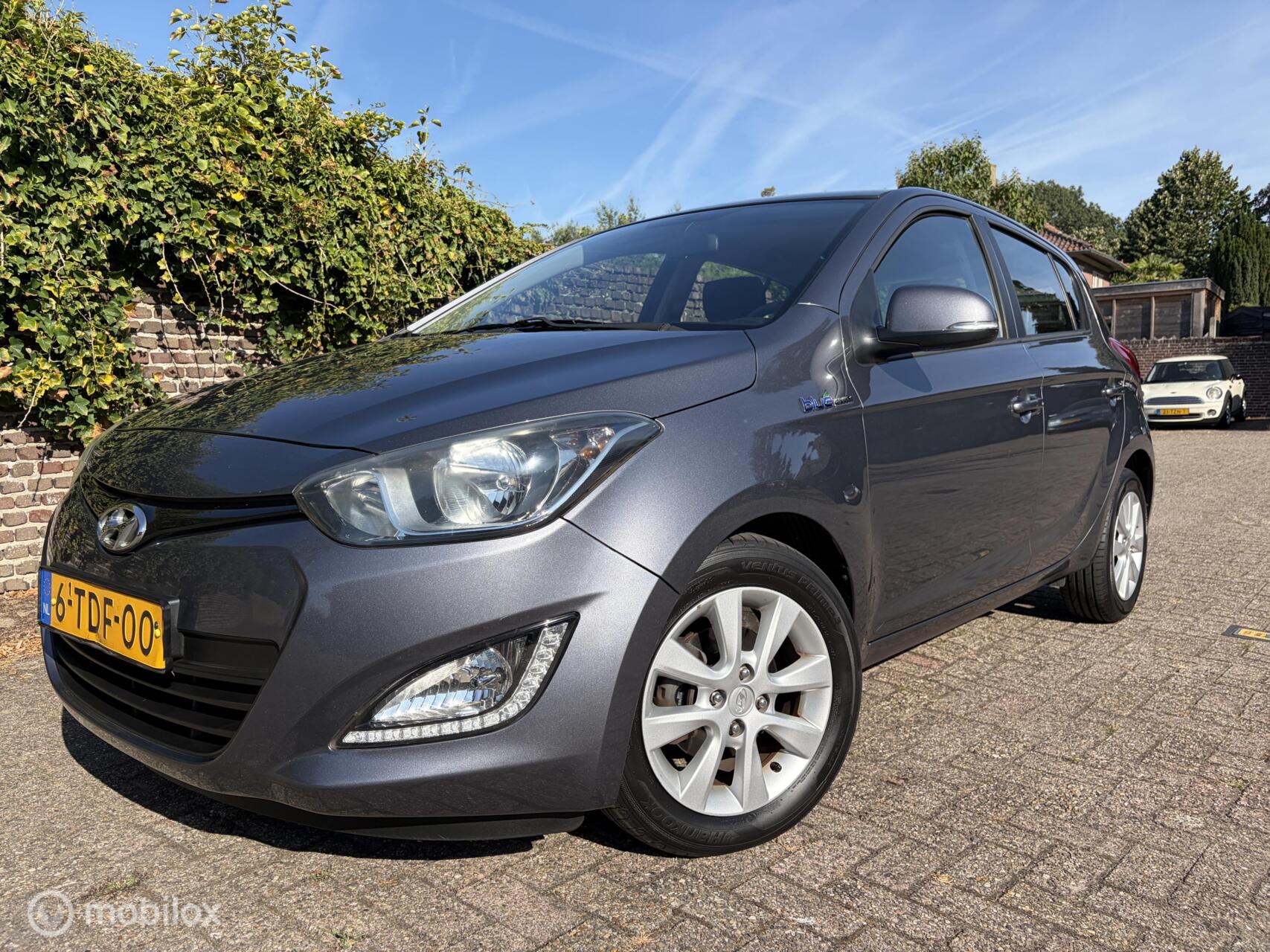 Hyundai I20 1.2i i-Deal / AIRCO / Lichtmetalen velgen 2014 - voorkant