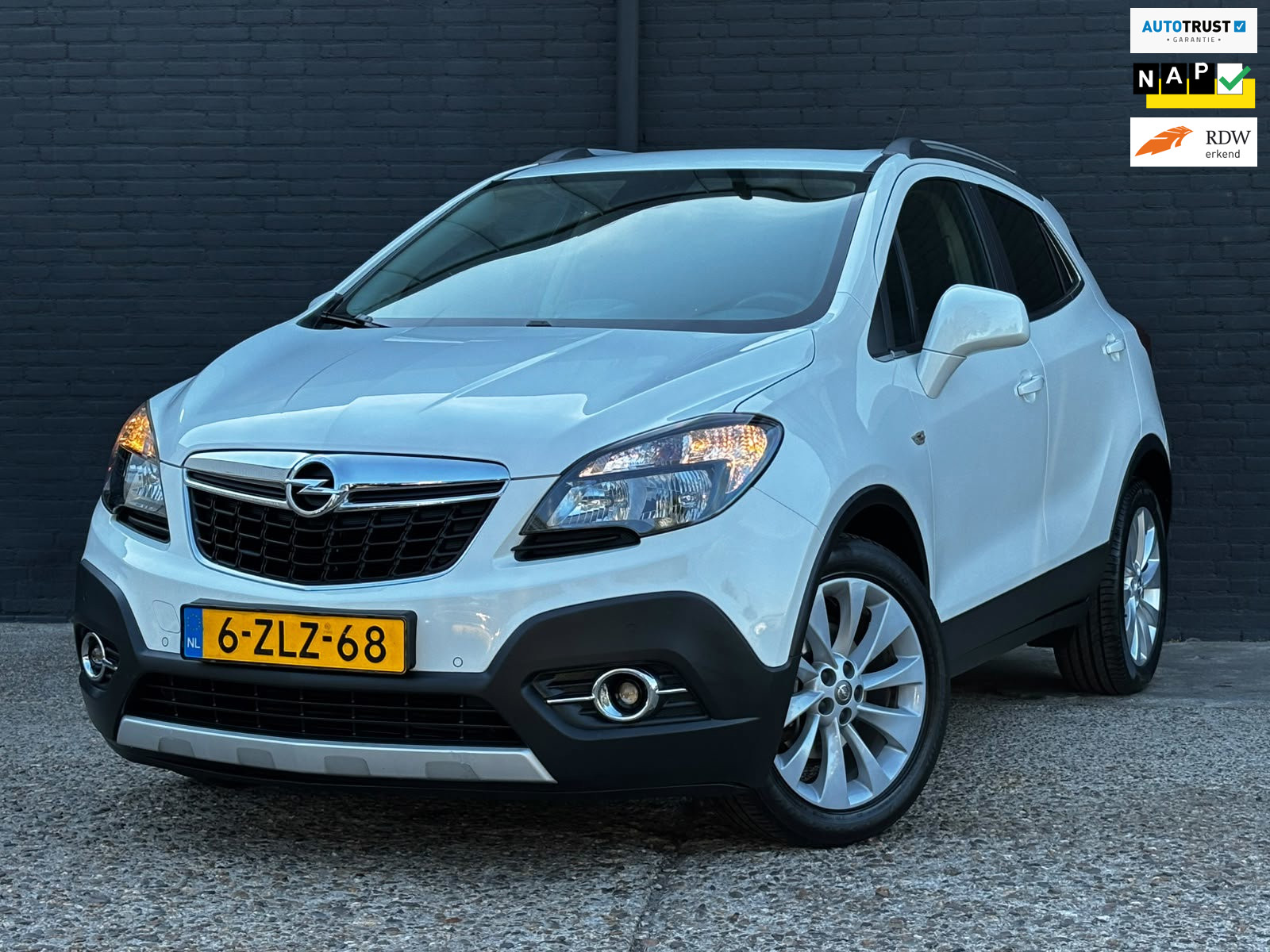 Opel Mokka 1.4 T Cosmo (PANORAMADAK, STOELVERWARMING, CAMERA, NAVIGATIE, CRUISE CONTROL, PARKEERSENSOREN) 2015 - voorkant
