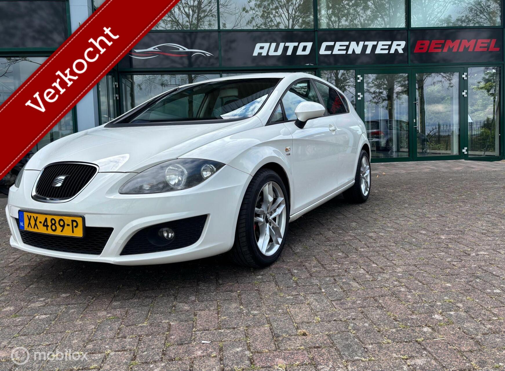 Seat Leon 1.2 TSI Eco Style SPORTIEF EN MOOI! Nw,APK/Distri. 2011 - voorkant