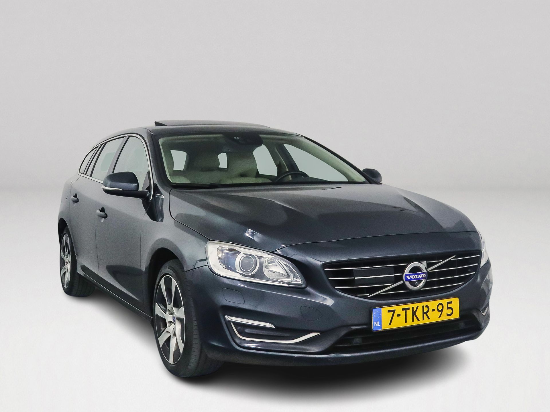 Foto van Volvo V60 Plug In Hybrid