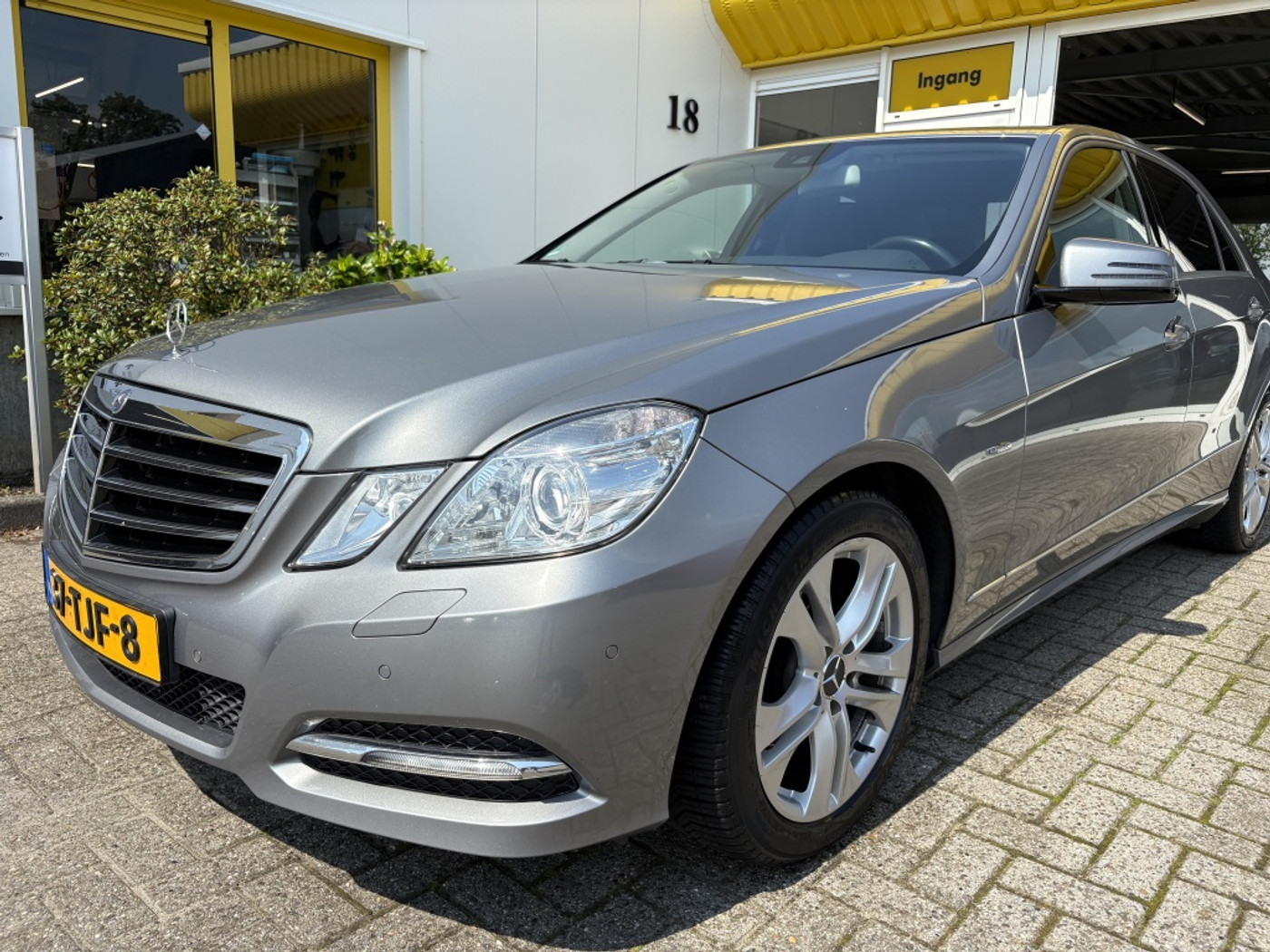 Foto van Mercedes-Benz E 200 Cgi