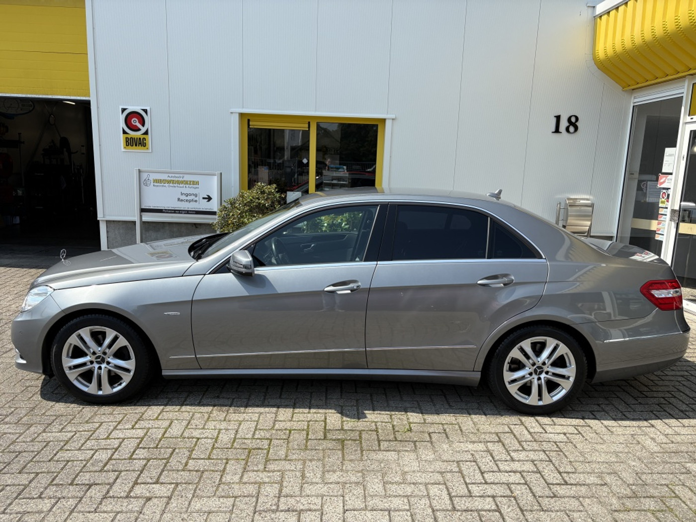 Foto van Mercedes-Benz E 200 Cgi