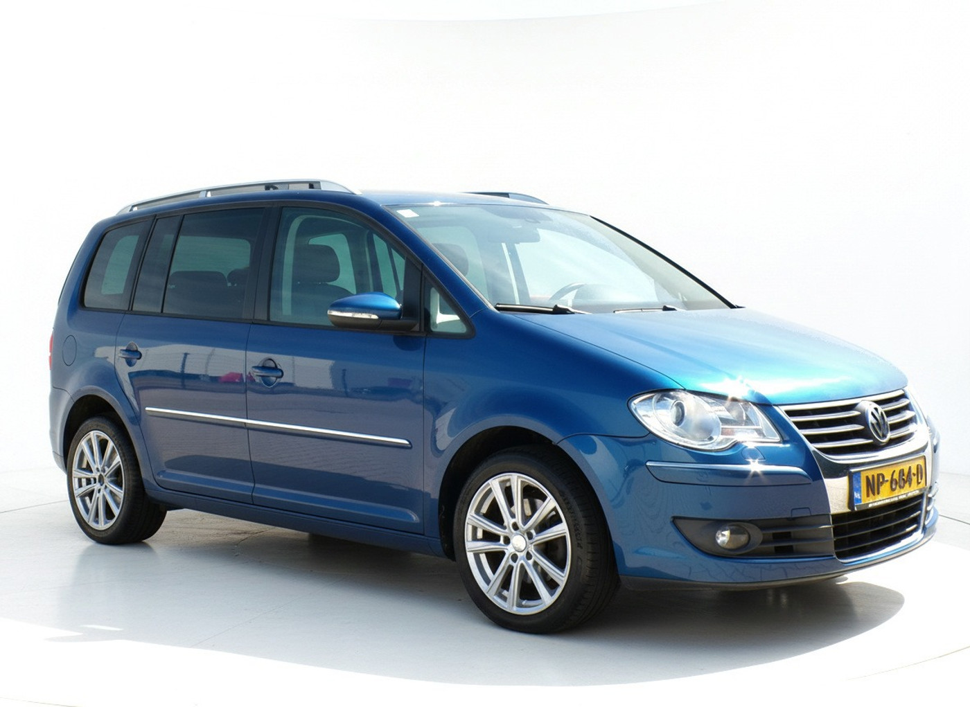 Volkswagen Touran 1.4 TSI Highline Clima/Navi/Stoelverw!! 2010 - voorkant