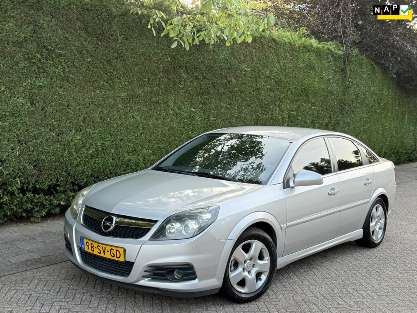 Opel Vectra 1.8-16V GTS/ Airco/ PDC/ Elek.Ram/ APK FEB 27 2006 - voorkant