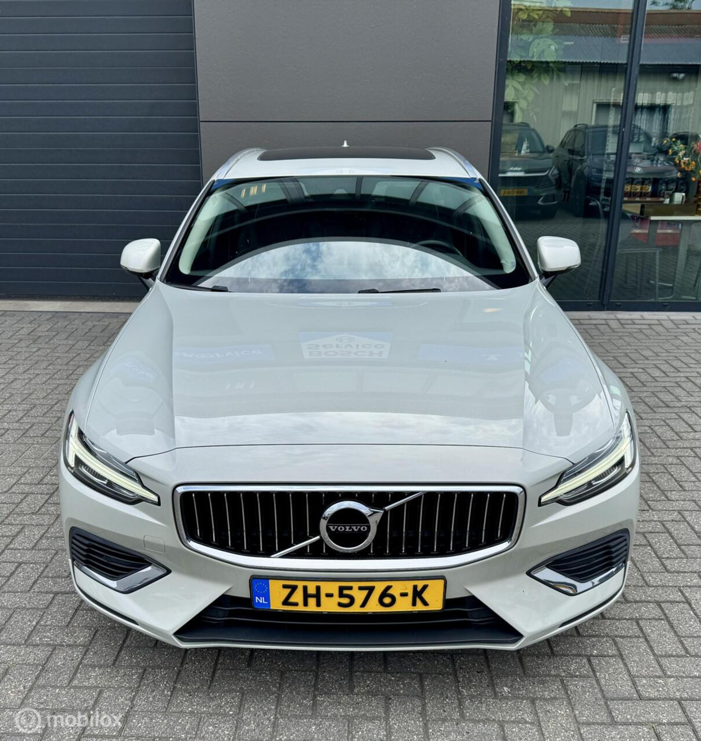 Foto van Volvo V60 T8 Twin Engine