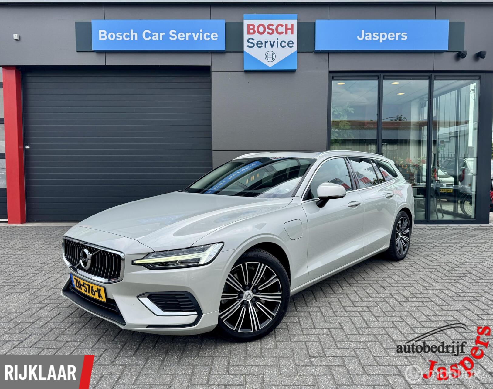 Volvo V60 T8 Twin Engine 2.0 T8 Twin Engine AWD Inscription 2019 - voorkant