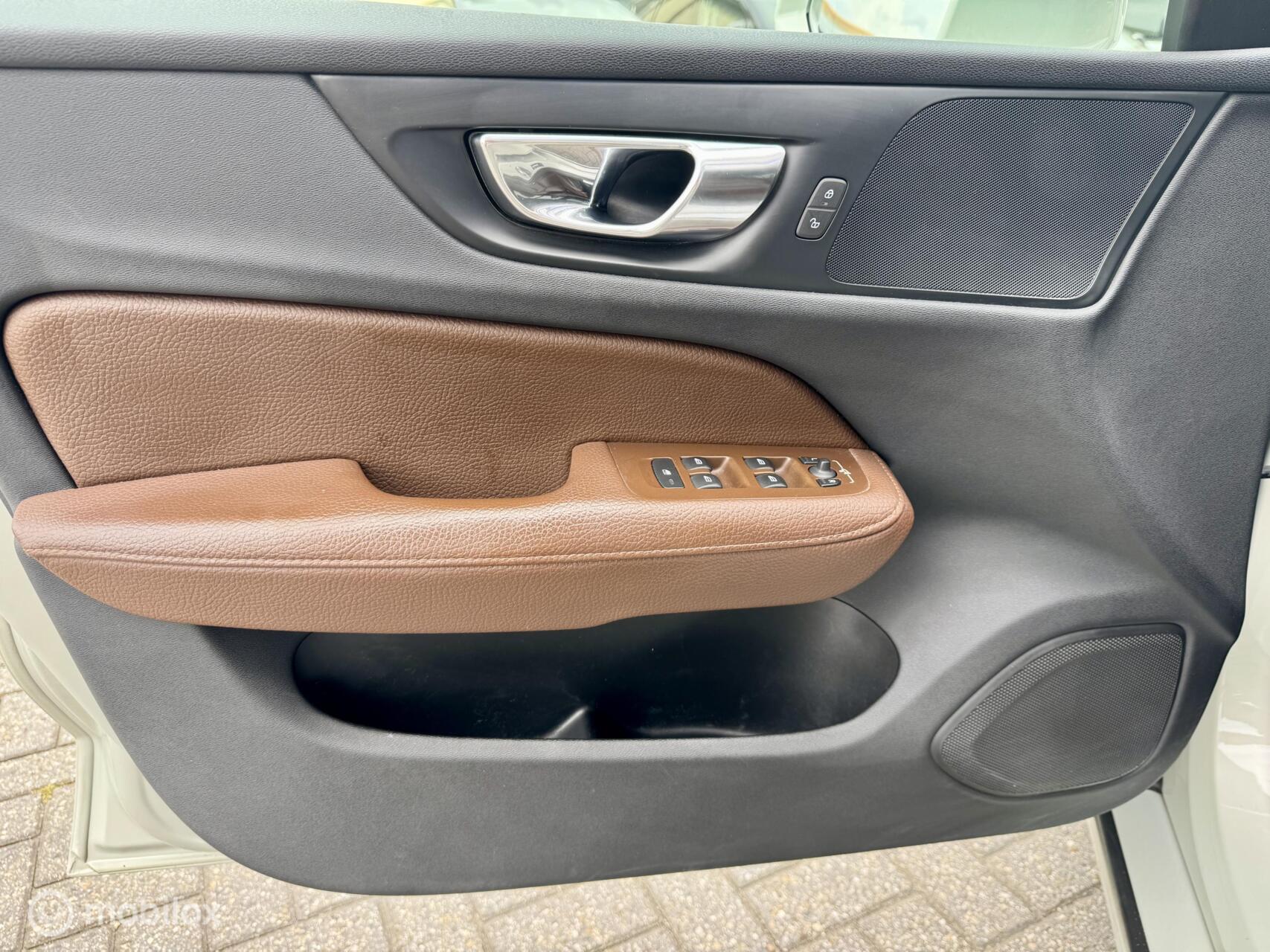 Foto van Volvo V60 T8 Twin Engine