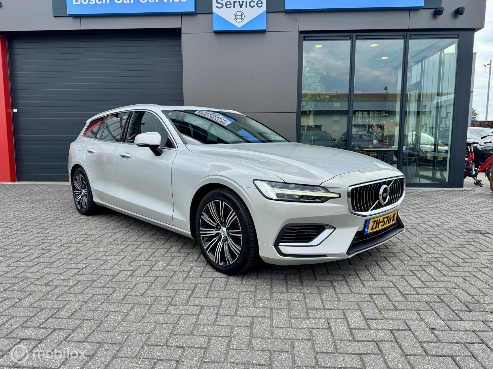 Foto van Volvo V60 T8 Twin Engine
