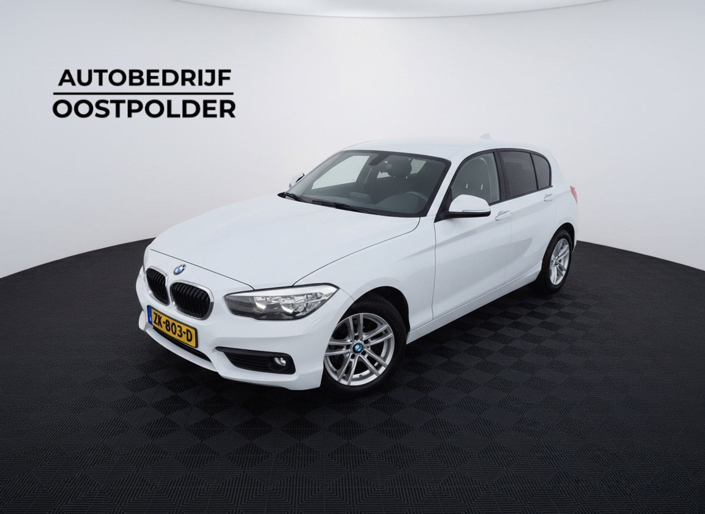 BMW 118i 118i Essential 2016 - voorkant