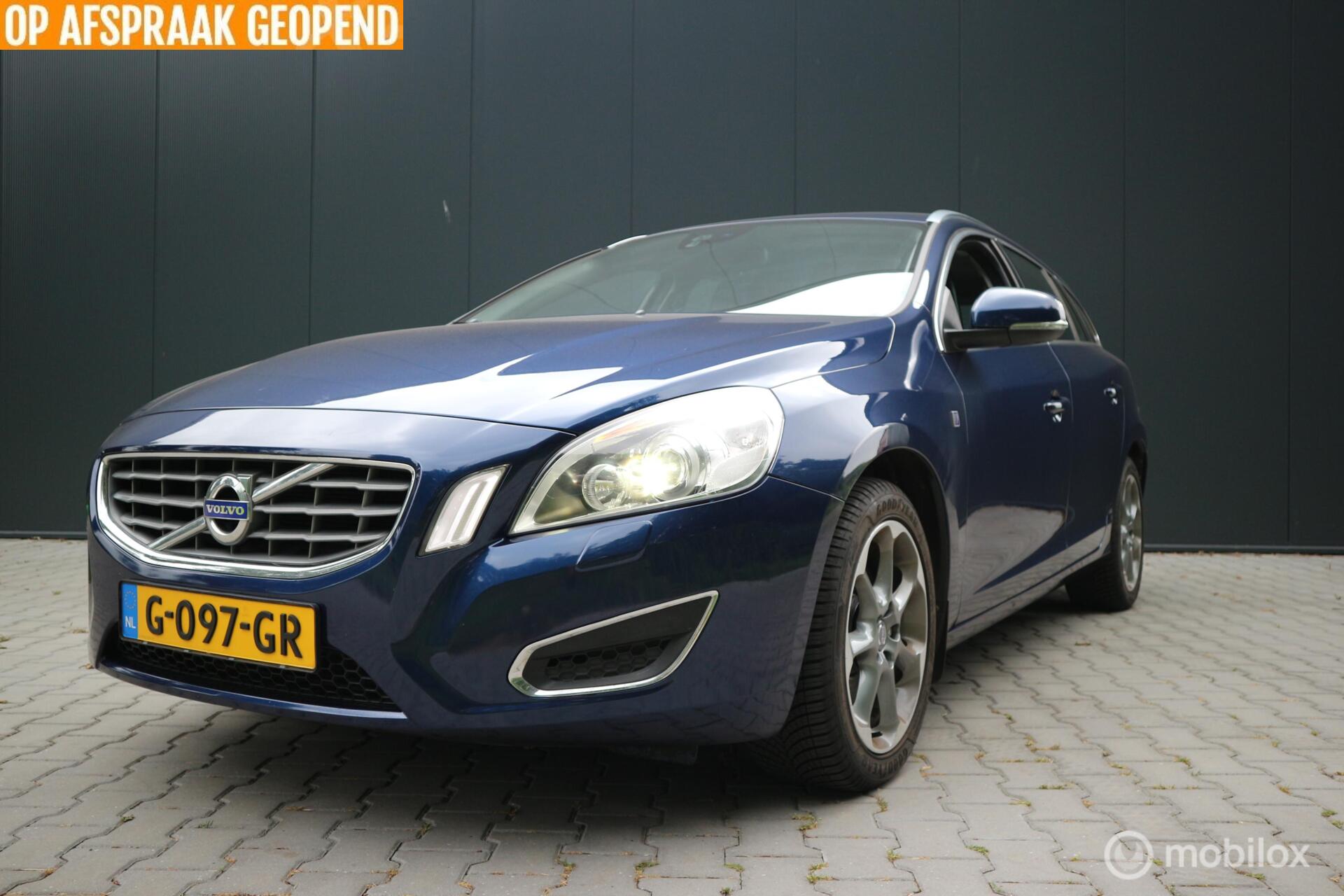 Volvo V60 1.6 T3 Ocean Race XENON/LEDER/TREKHAAK 2011 - voorkant