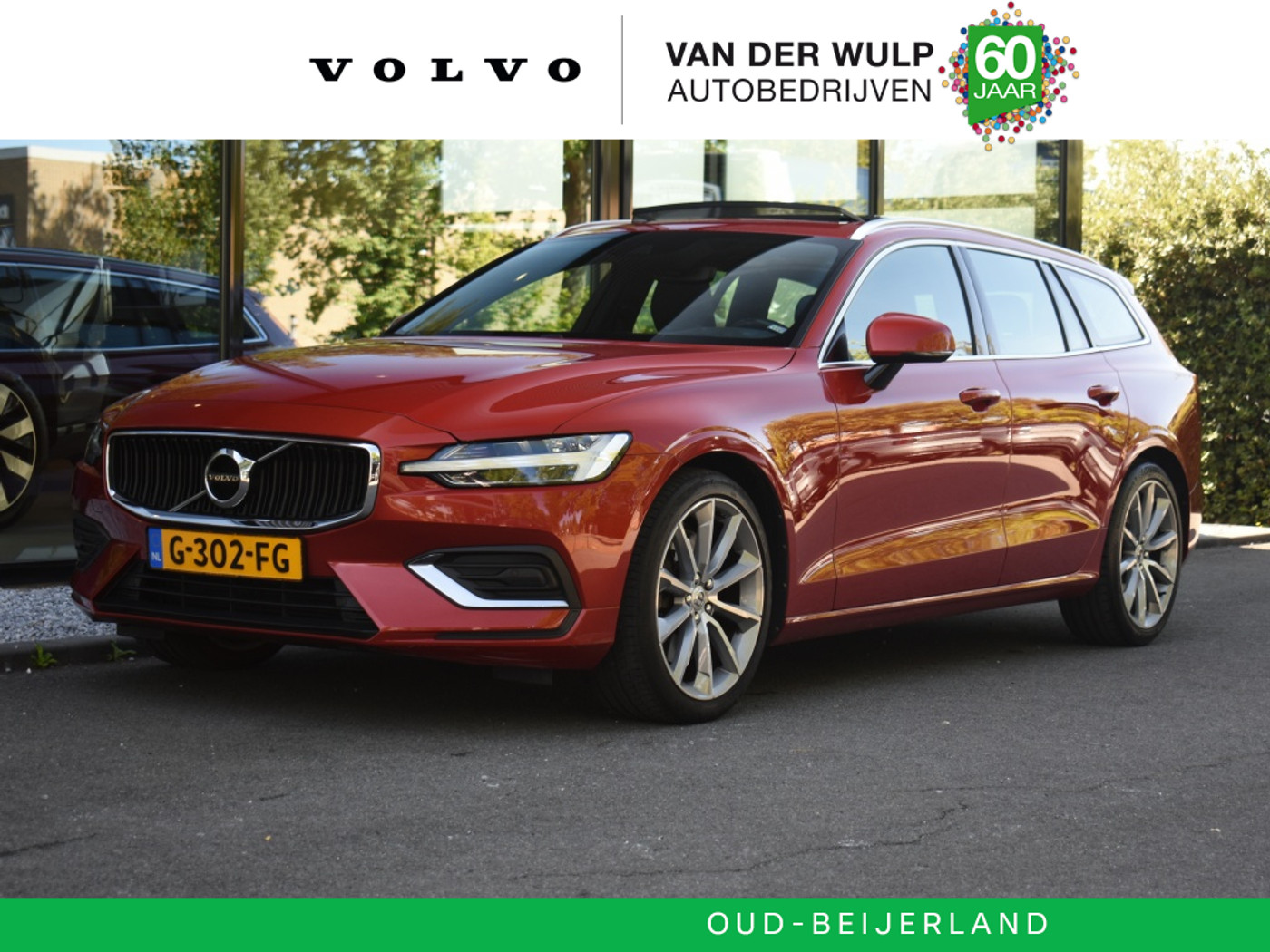 Volvo V60 T5 250pk Momentum | Schuifdak | Head-Up | Keyless | 19'' 2019 - voorkant
