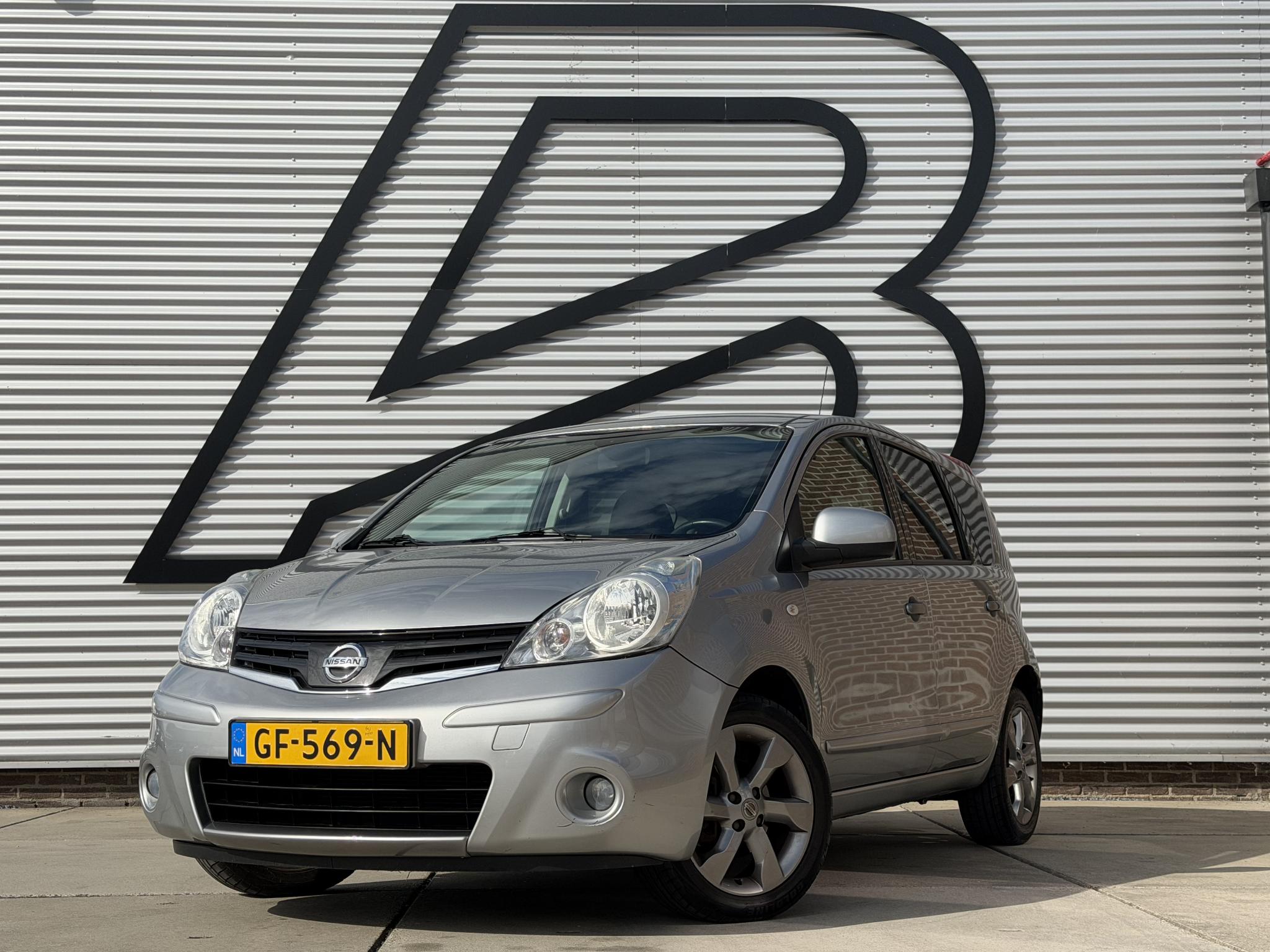 Nissan Nissan Note 1.6 Tekna 2010 - voorkant