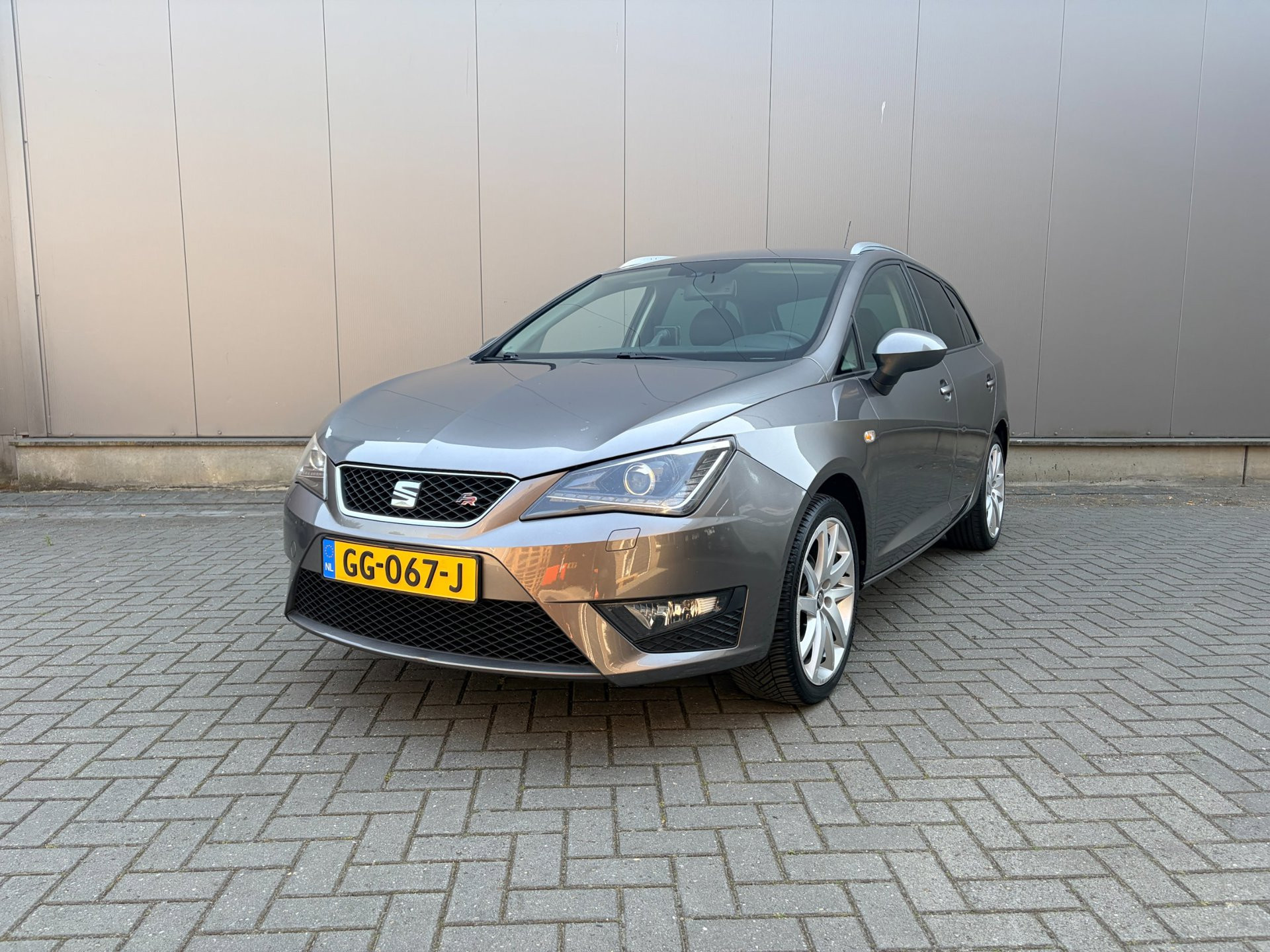 Seat Ibiza ST 1.2 TSI FR Dynamic 2015 - voorkant
