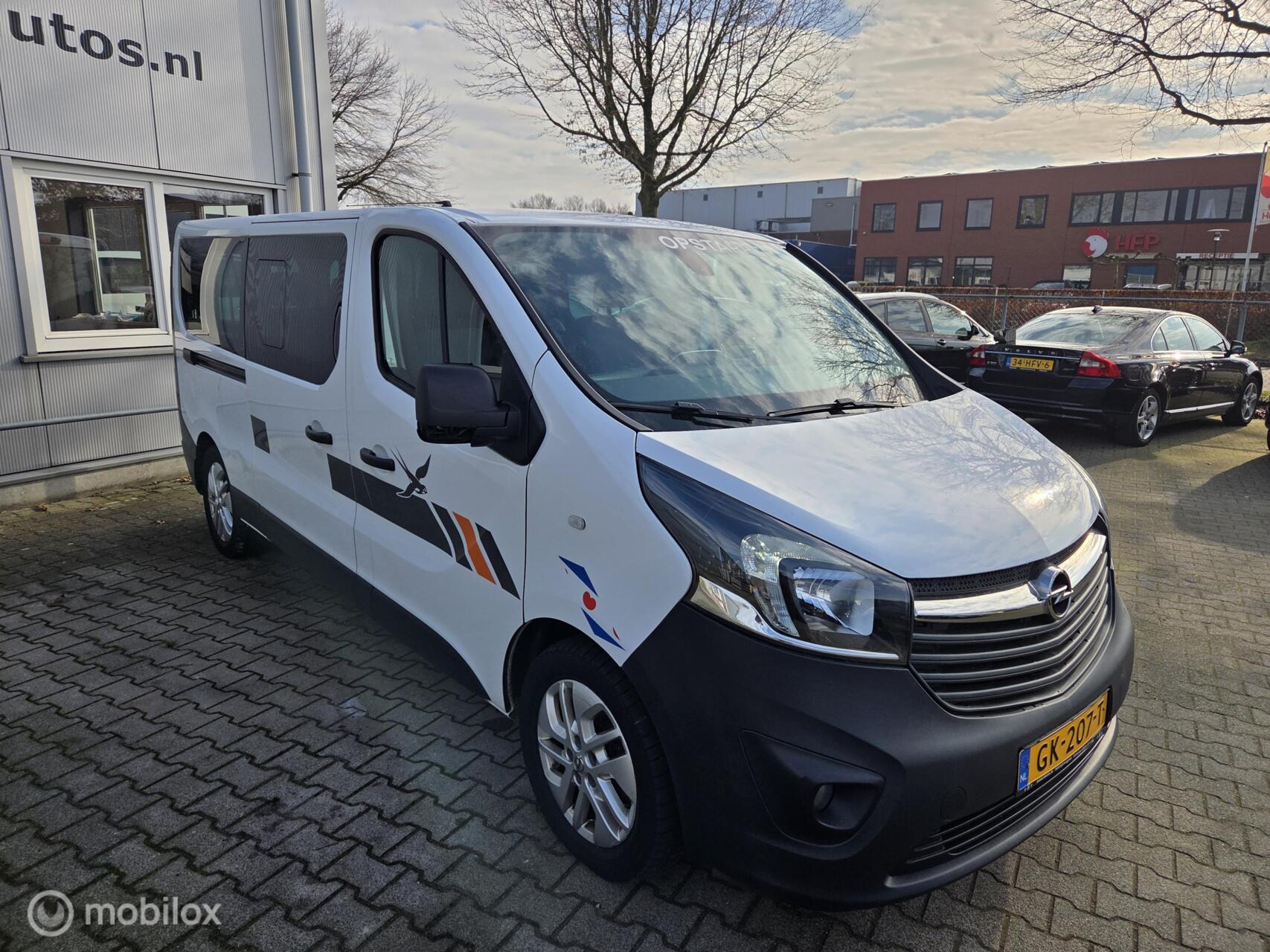 Foto van Opel Vivaro-b