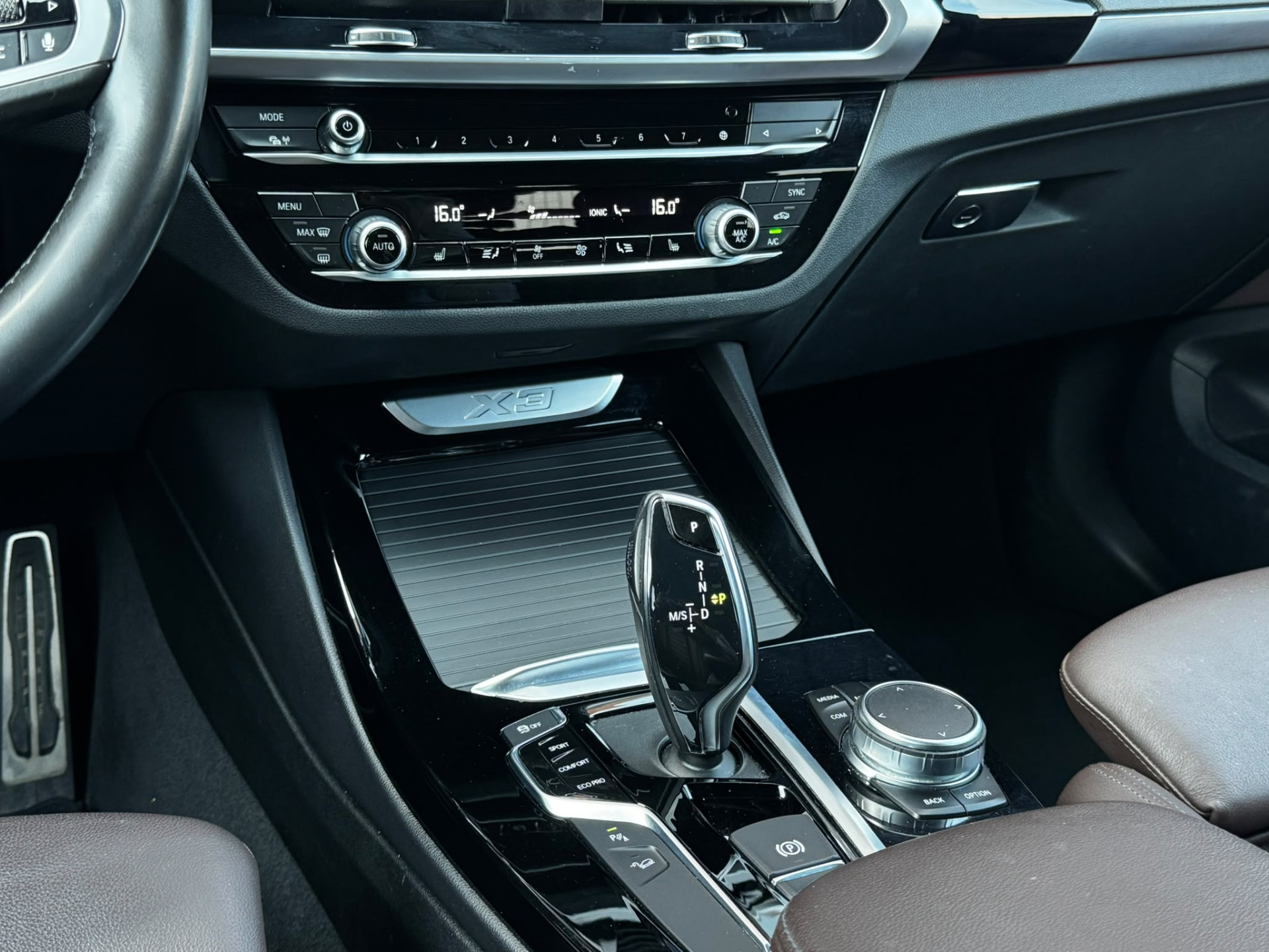 Foto van BMW X3 Xdrive20i