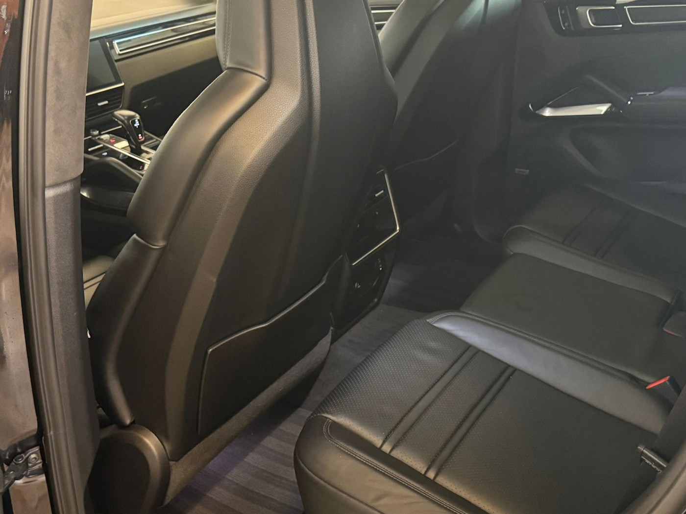 Foto van Porsche Cayenne Turbo S E-hybrid