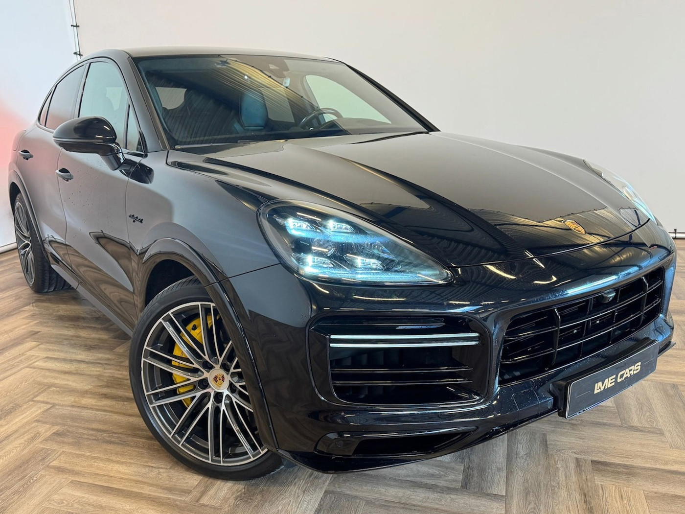 Foto van Porsche Cayenne Turbo S E-hybrid