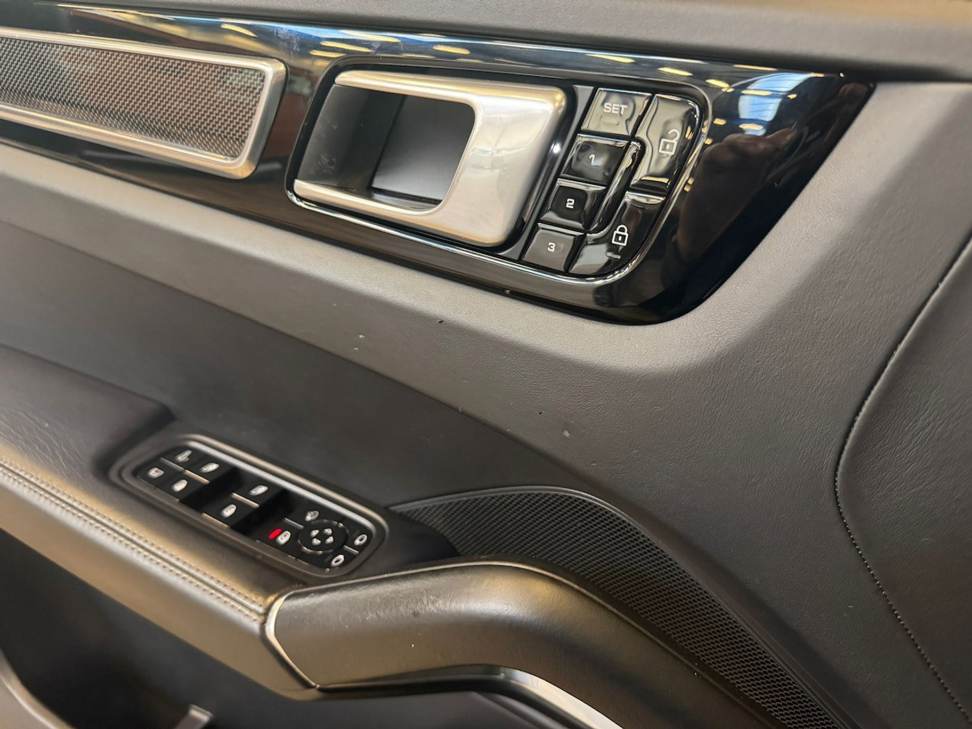 Foto van Porsche Cayenne Turbo S E-hybrid