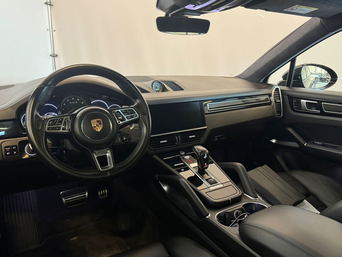 Foto van Porsche Cayenne Turbo S E-hybrid