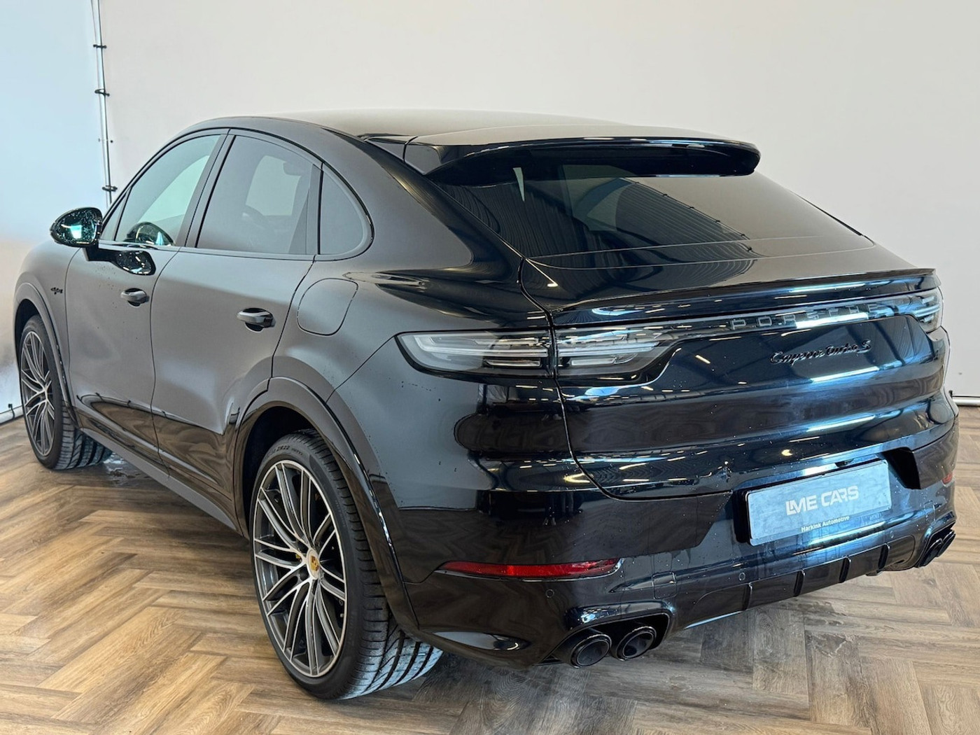 Foto van Porsche Cayenne Turbo S E-hybrid