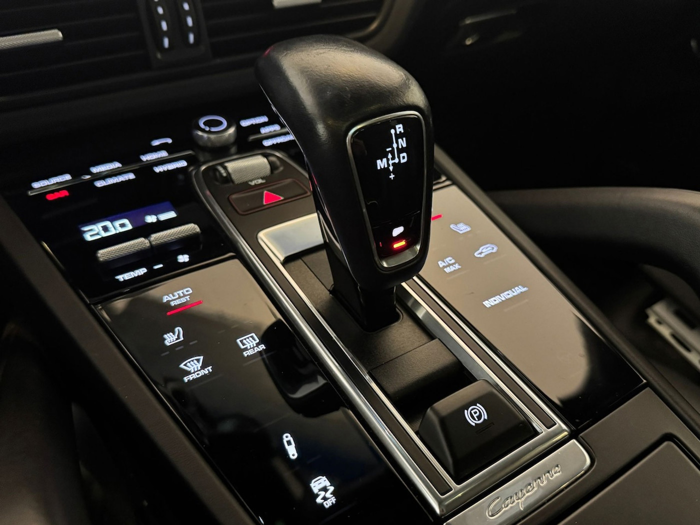 Foto van Porsche Cayenne Turbo S E-hybrid