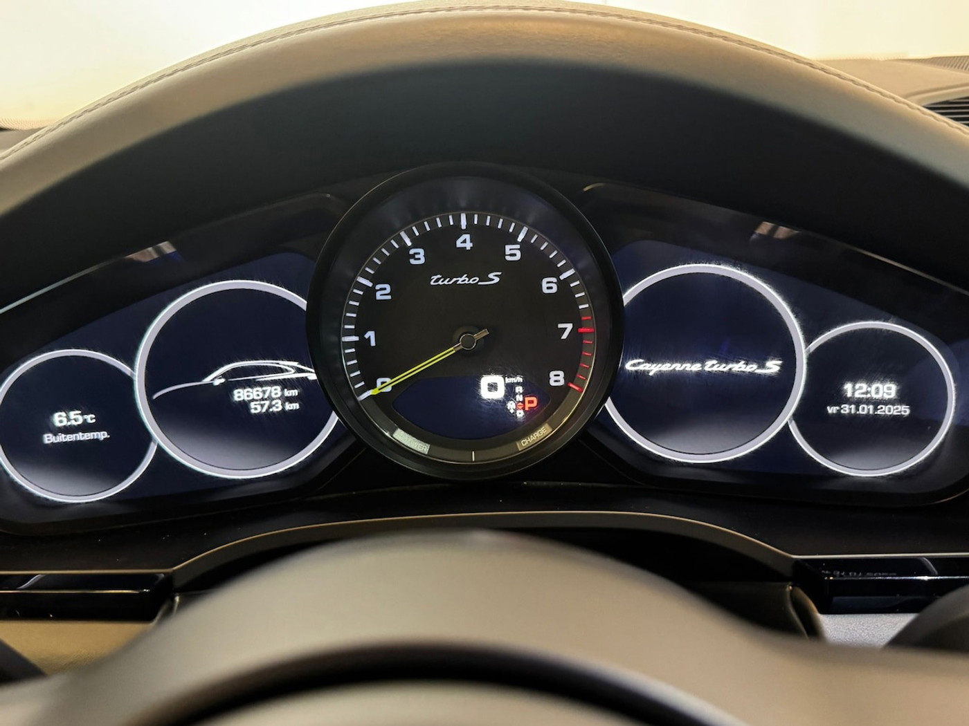 Foto van Porsche Cayenne Turbo S E-hybrid