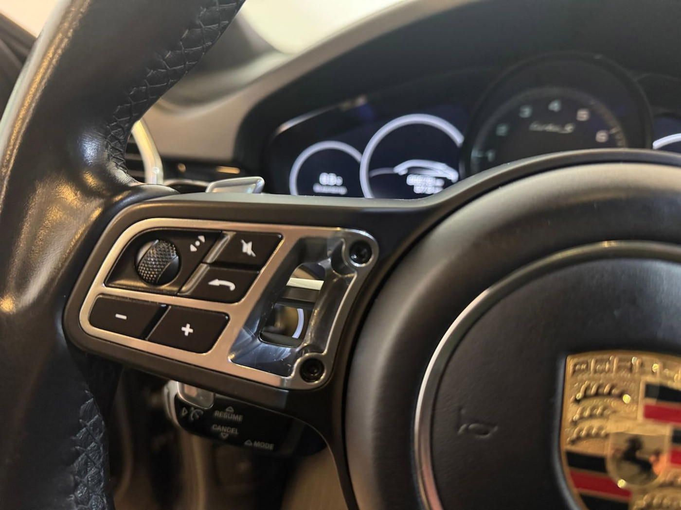 Foto van Porsche Cayenne Turbo S E-hybrid