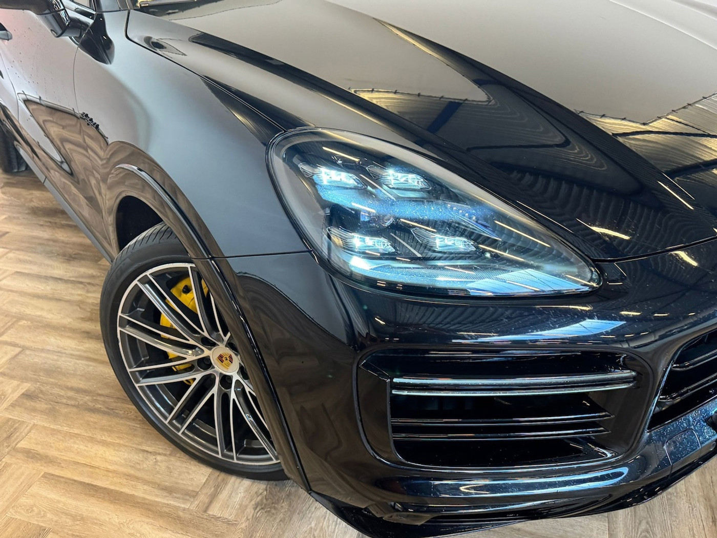 Foto van Porsche Cayenne Turbo S E-hybrid