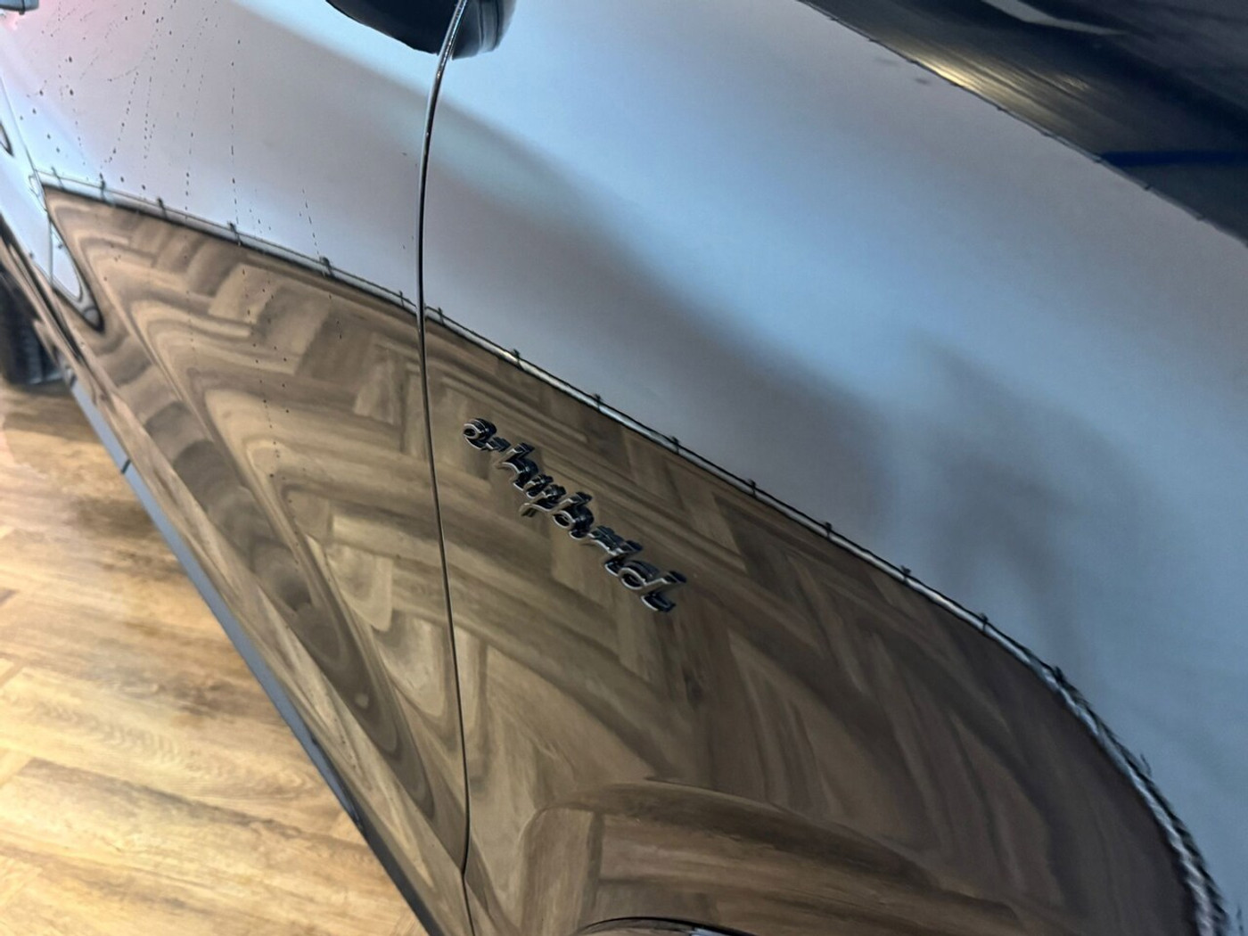 Foto van Porsche Cayenne Turbo S E-hybrid