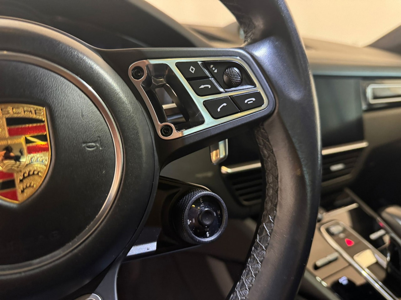 Foto van Porsche Cayenne Turbo S E-hybrid