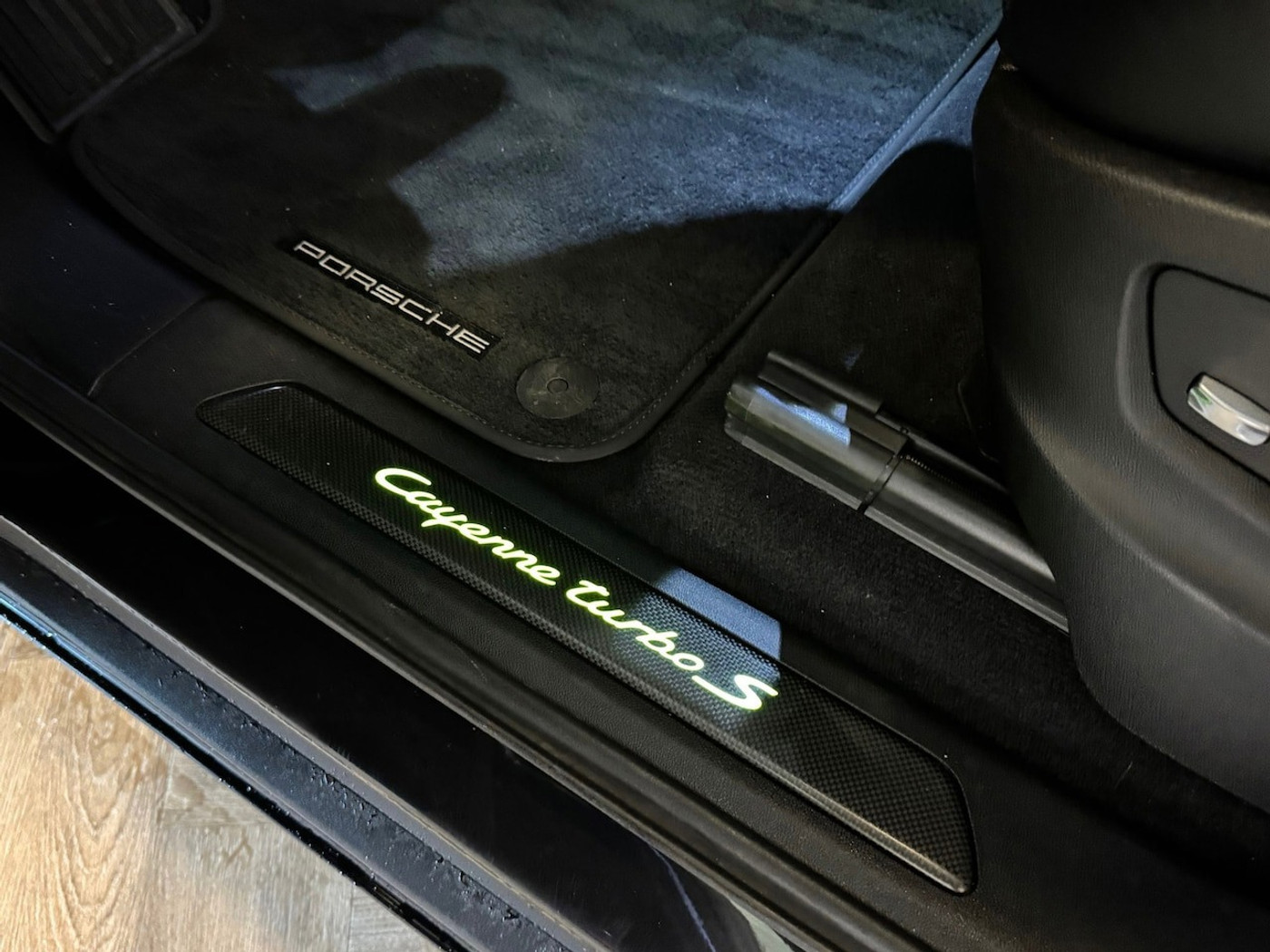 Foto van Porsche Cayenne Turbo S E-hybrid