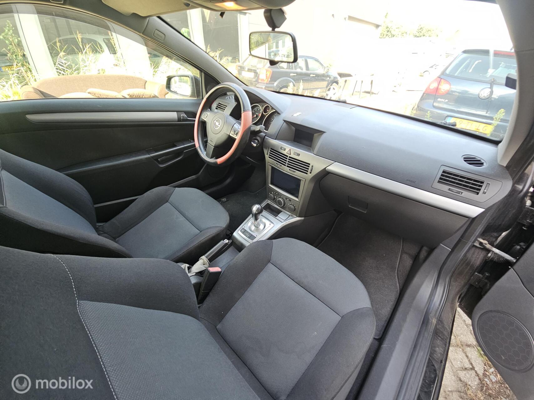 Foto van Opel Astra GTC