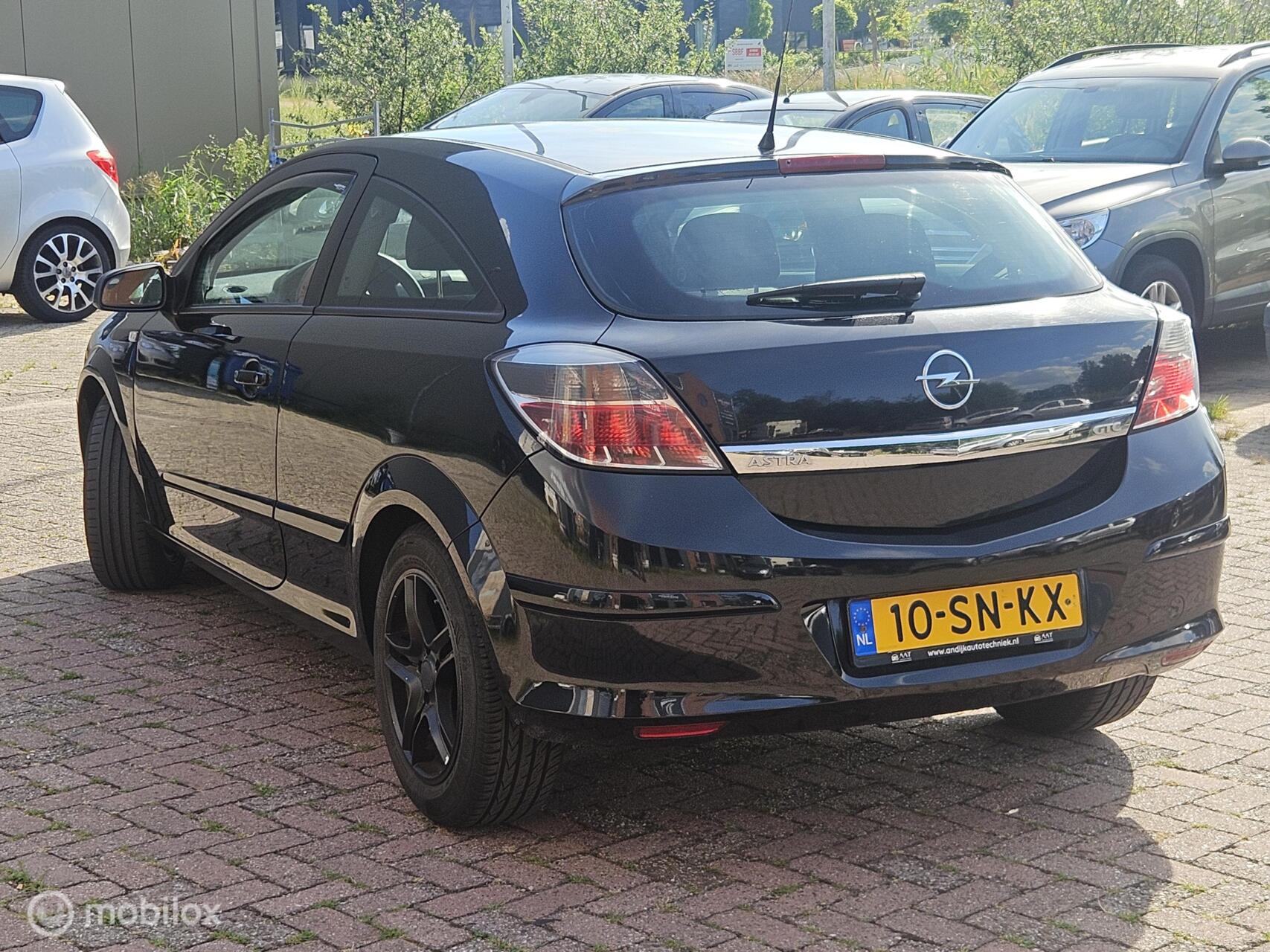 Foto van Opel Astra GTC