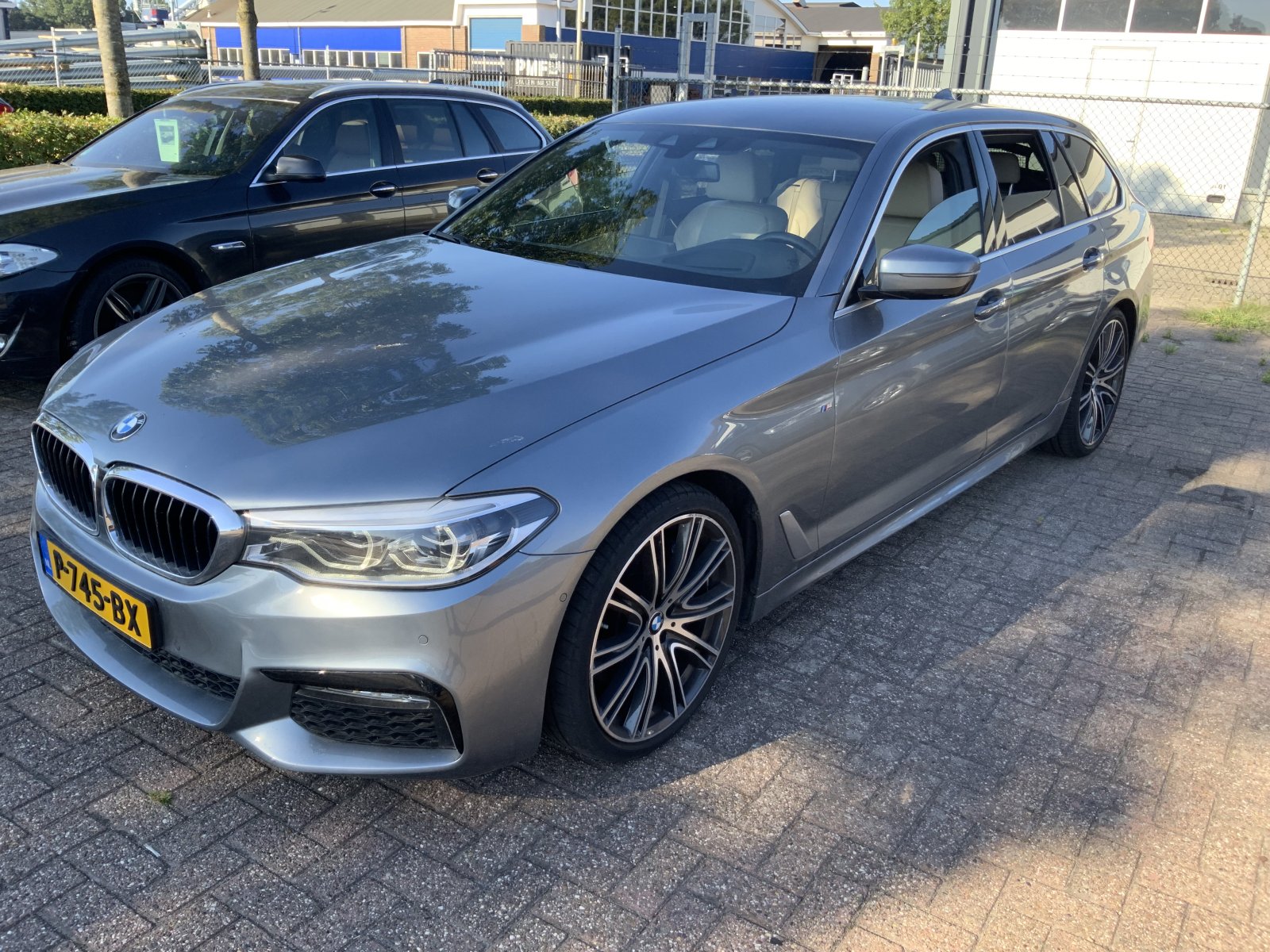 BMW 5-serie Touring 530i High Exe 2017 - voorkant