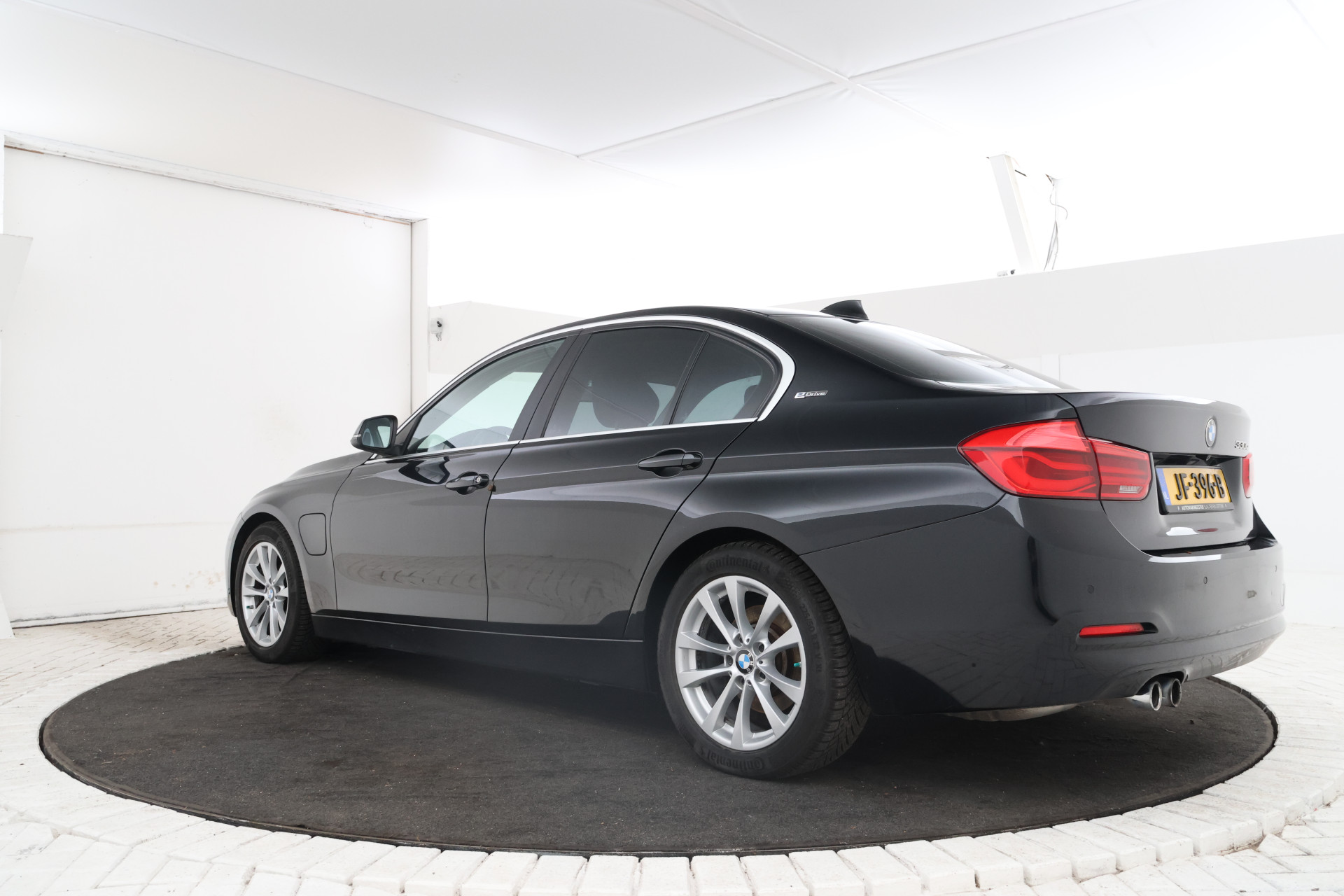 Foto van BMW 330e