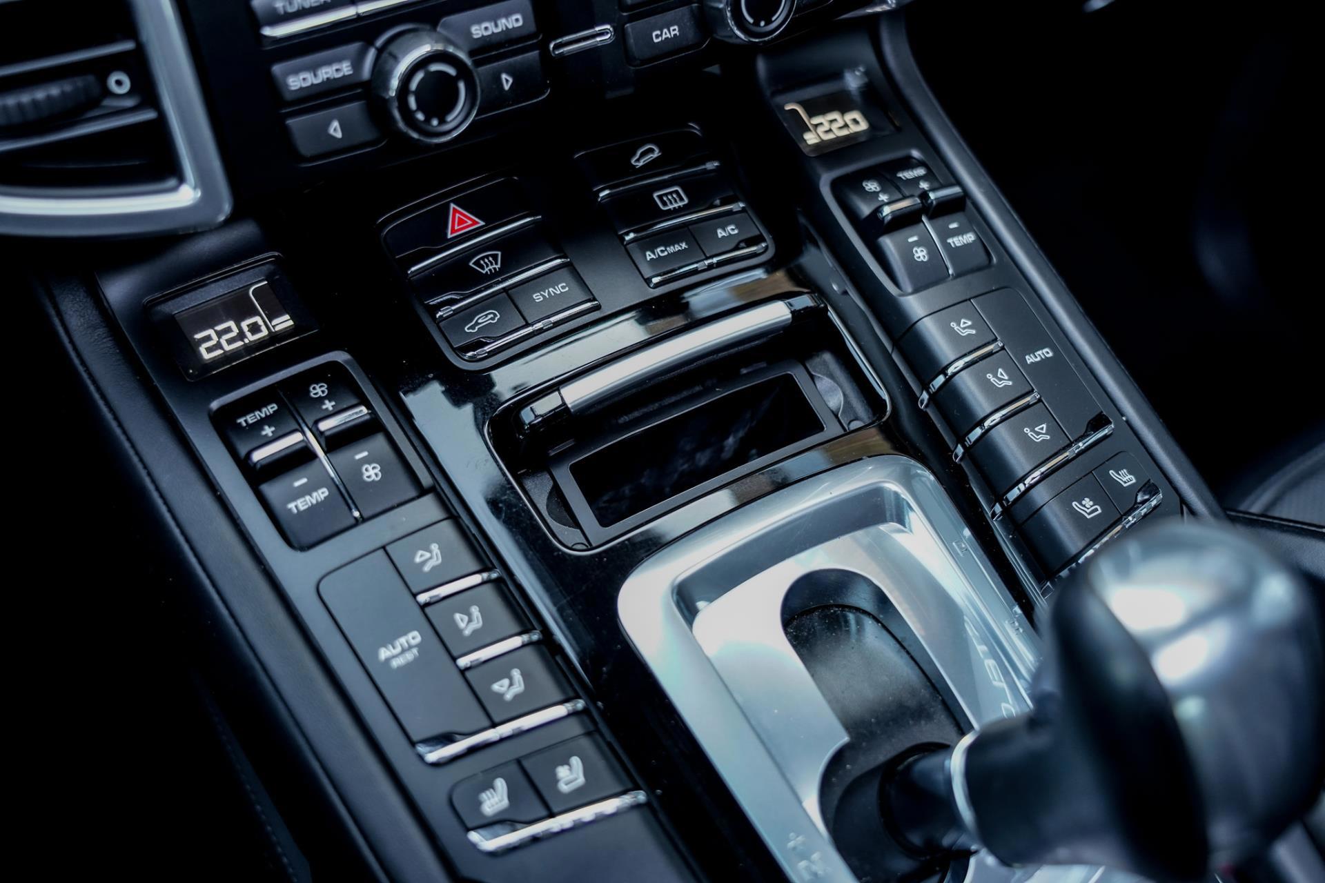 Foto van Porsche Cayenne S E-hybrid