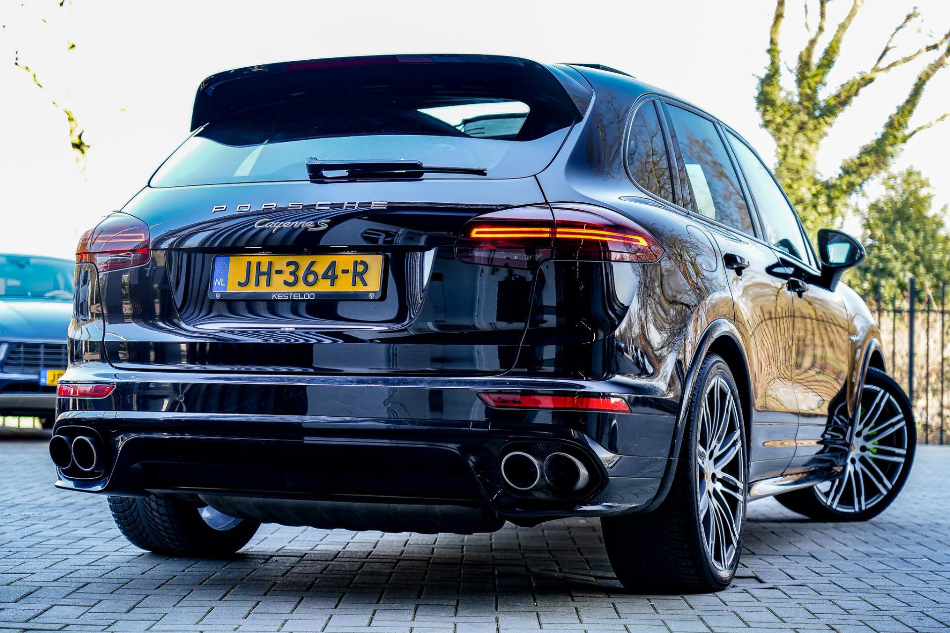 Foto van Porsche Cayenne S E-hybrid