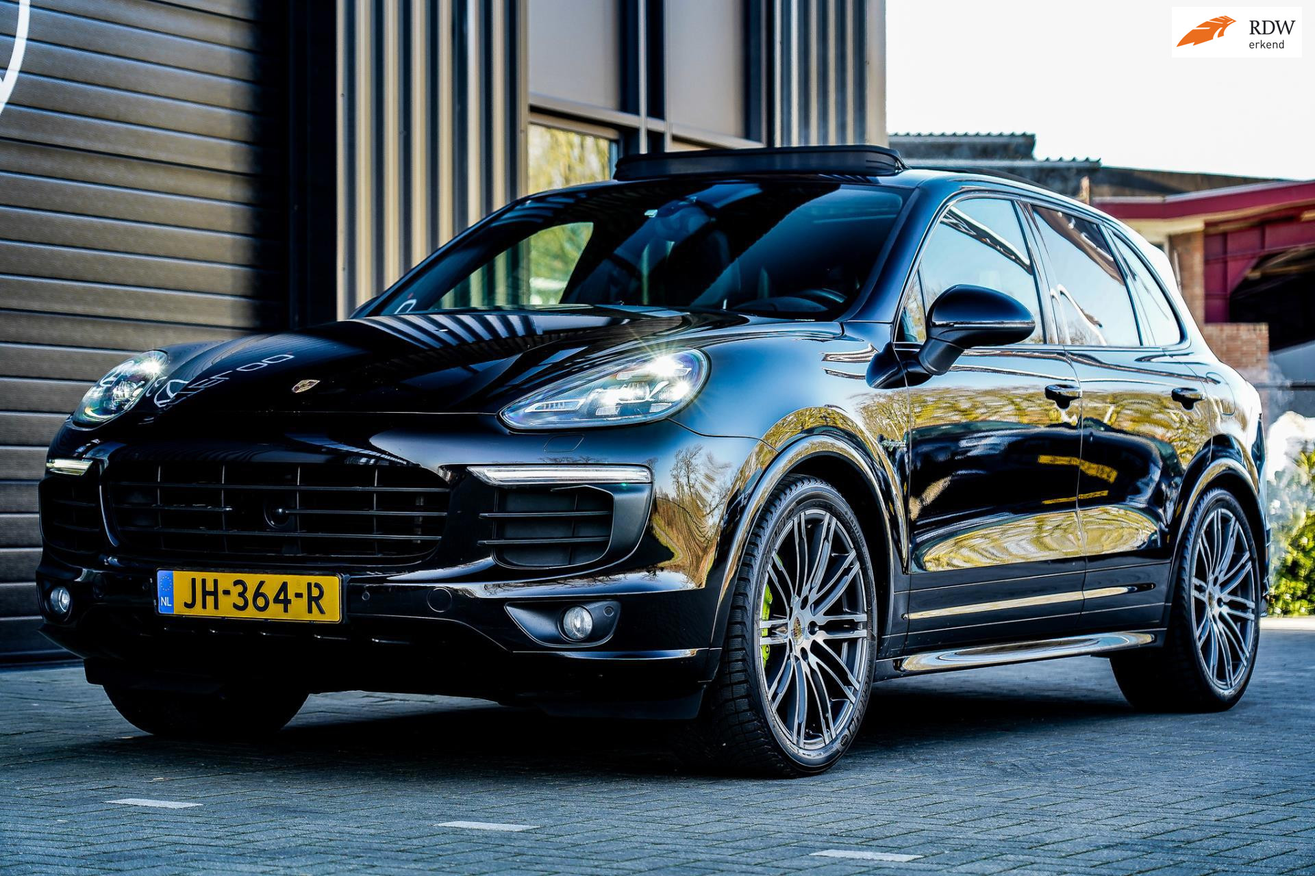 Porsche Cayenne S E-hybrid 3.0 S E-Hybrid PANO/ACC/GTS PAKKET/LUCHTVERING/BOSE/FULL 2015 - voorkant