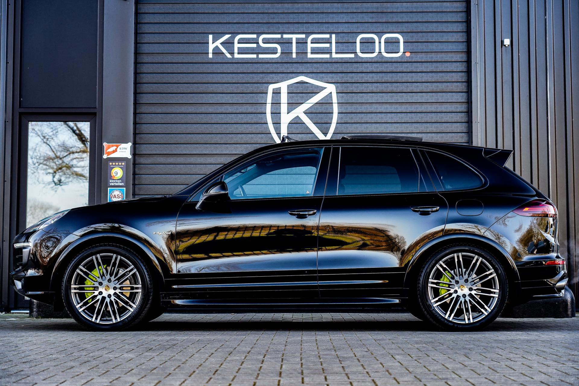 Foto van Porsche Cayenne S E-hybrid