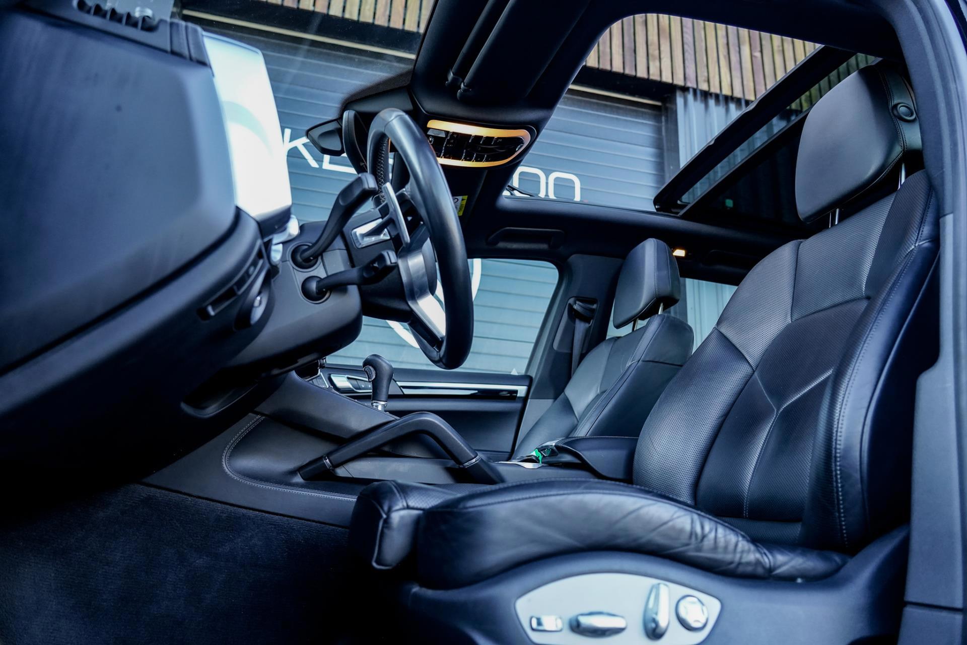 Foto van Porsche Cayenne S E-hybrid