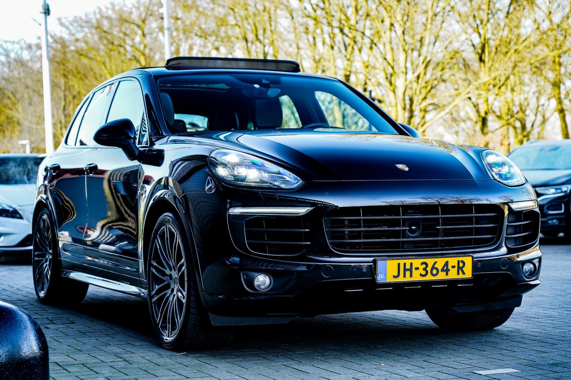 Foto van Porsche Cayenne S E-hybrid