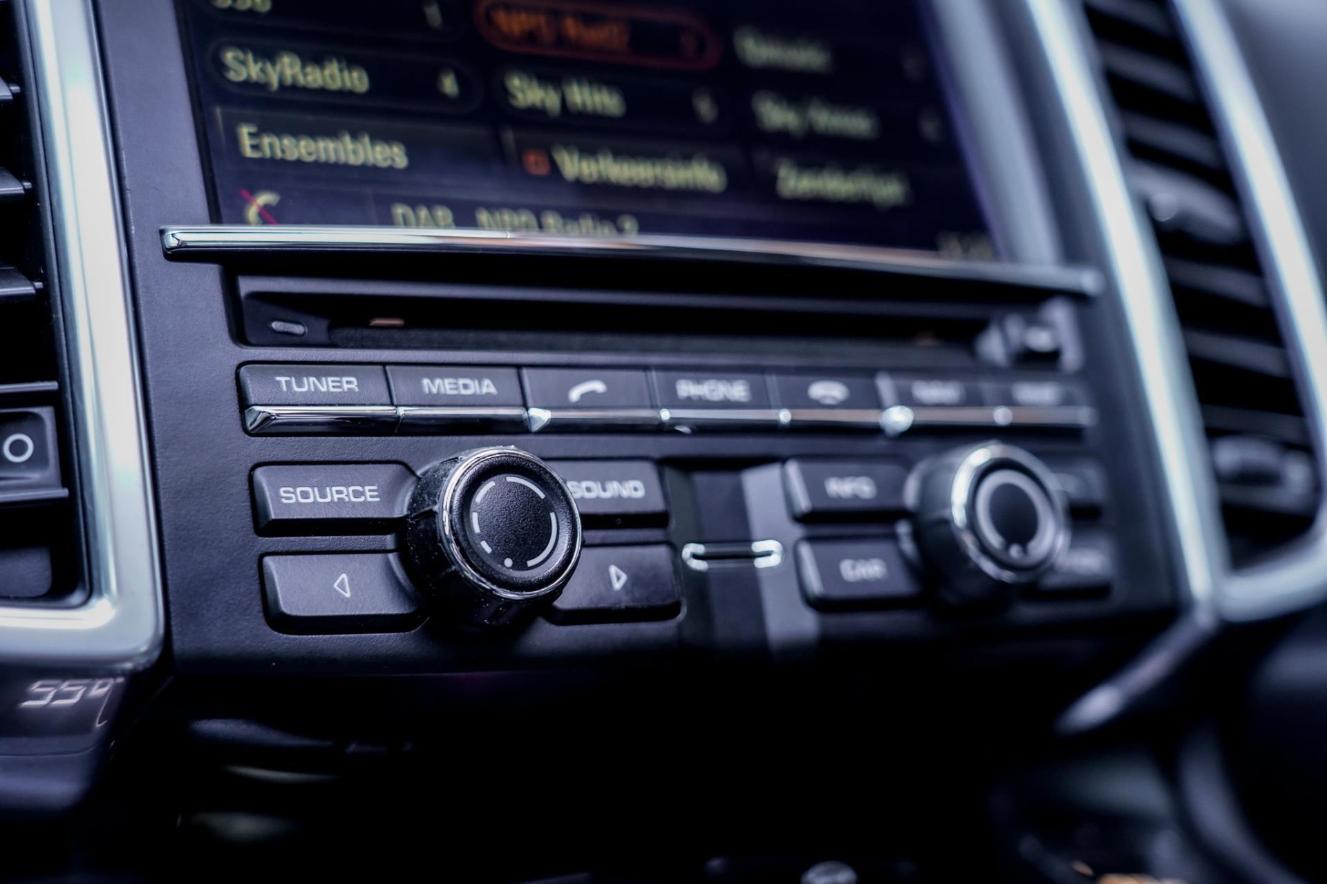 Foto van Porsche Cayenne S E-hybrid