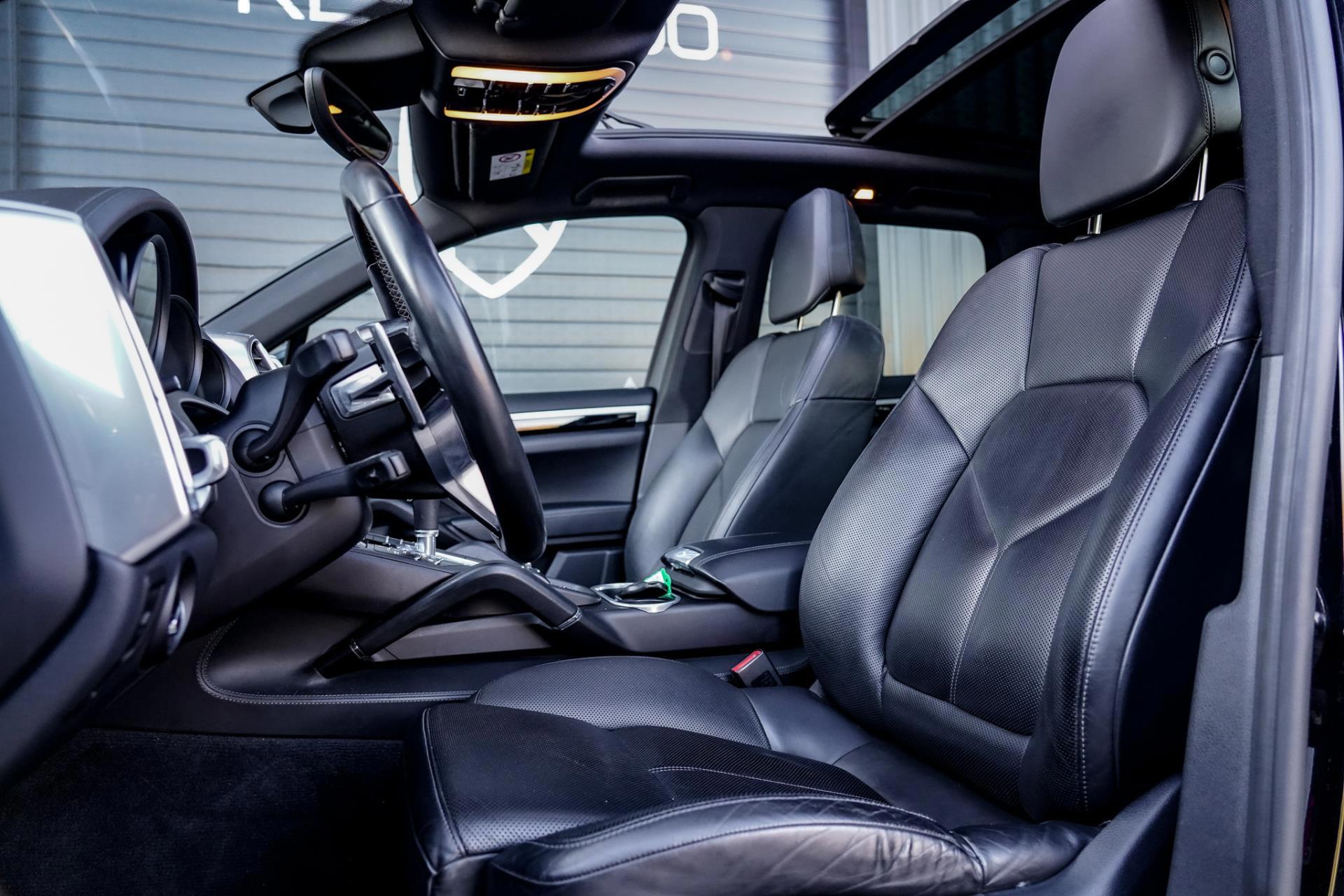 Foto van Porsche Cayenne S E-hybrid