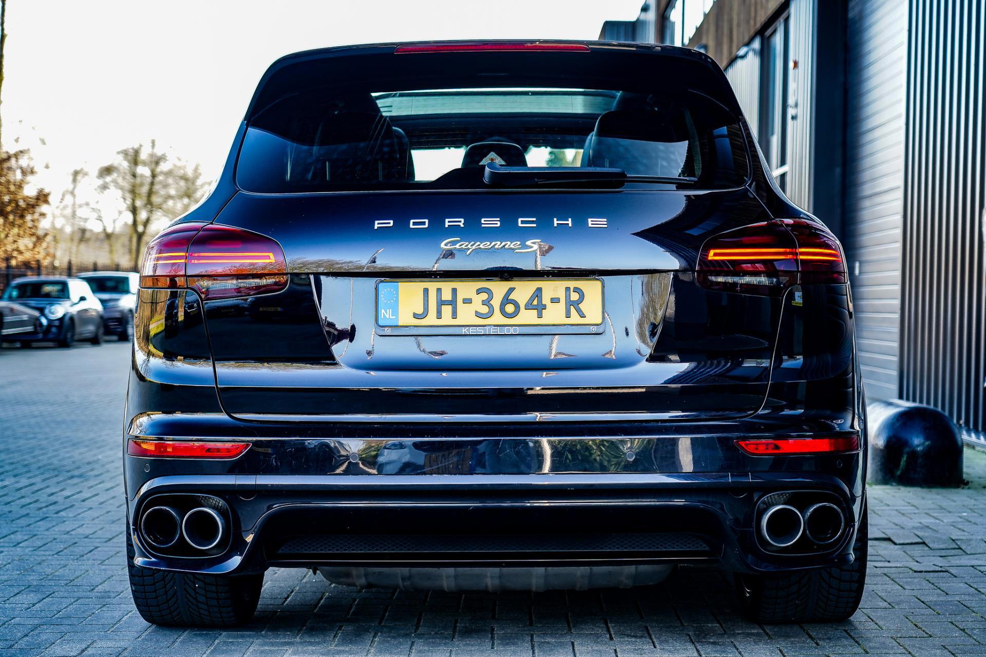 Foto van Porsche Cayenne S E-hybrid