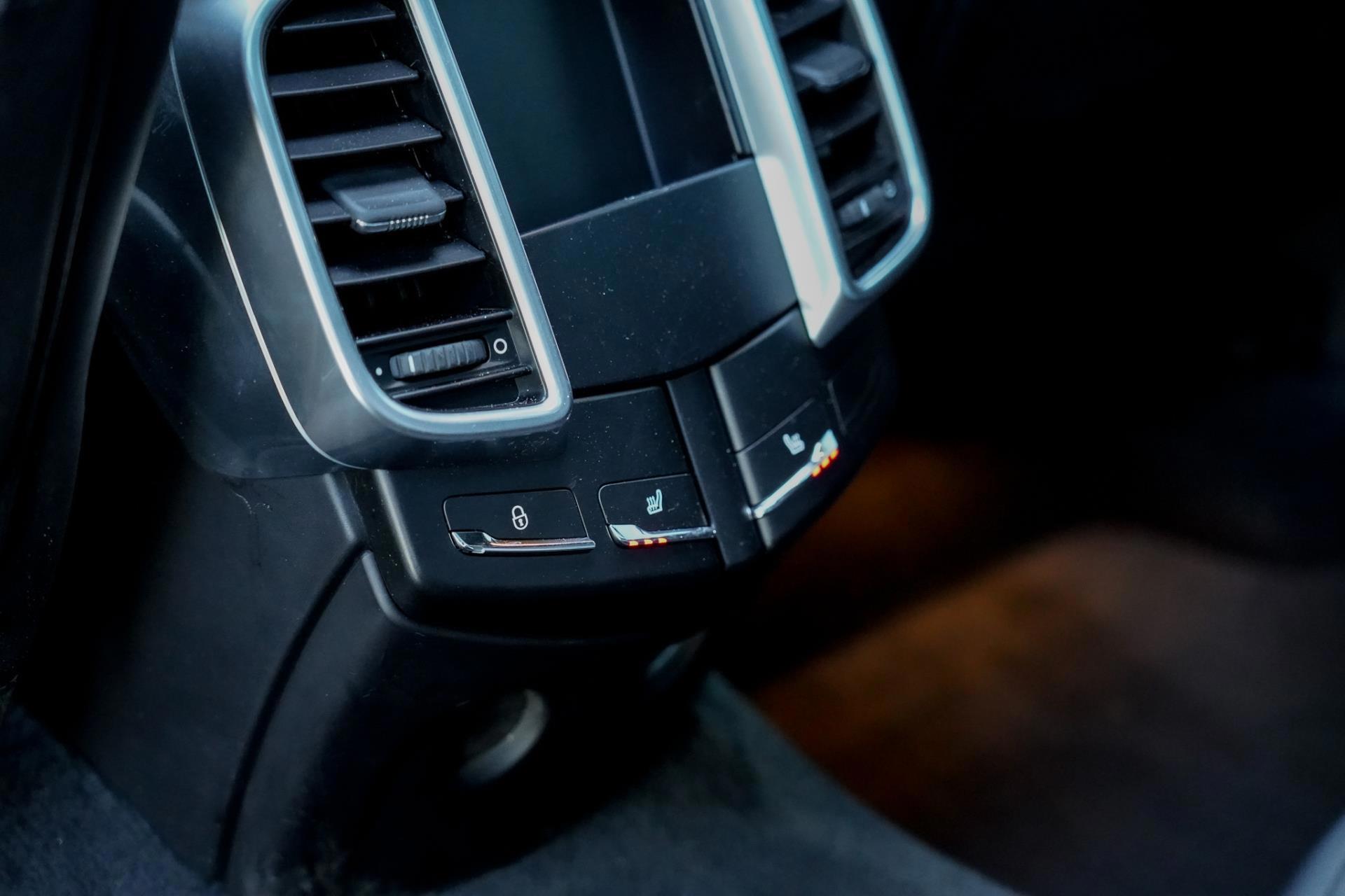 Foto van Porsche Cayenne S E-hybrid
