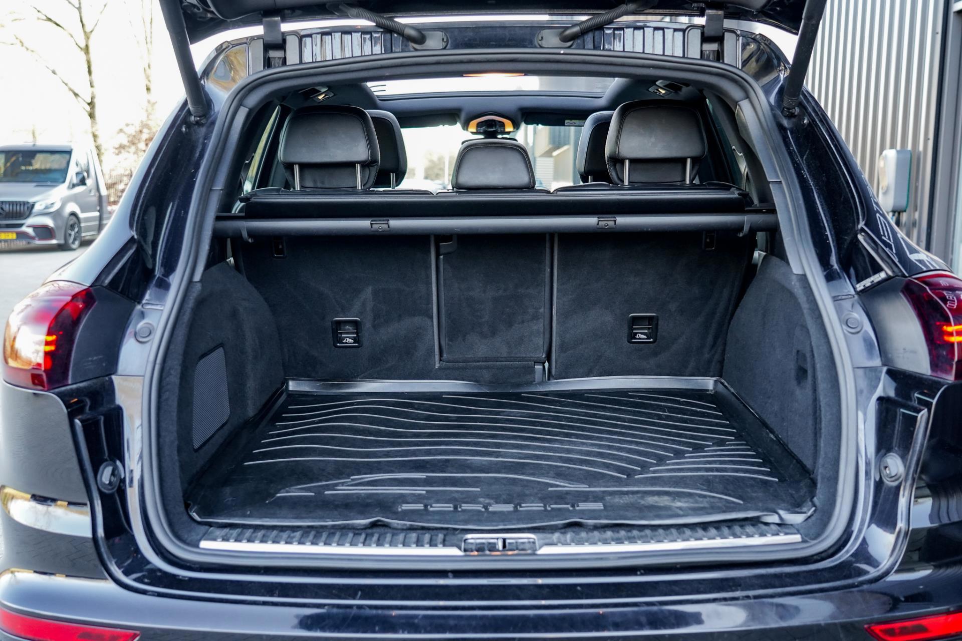 Foto van Porsche Cayenne S E-hybrid