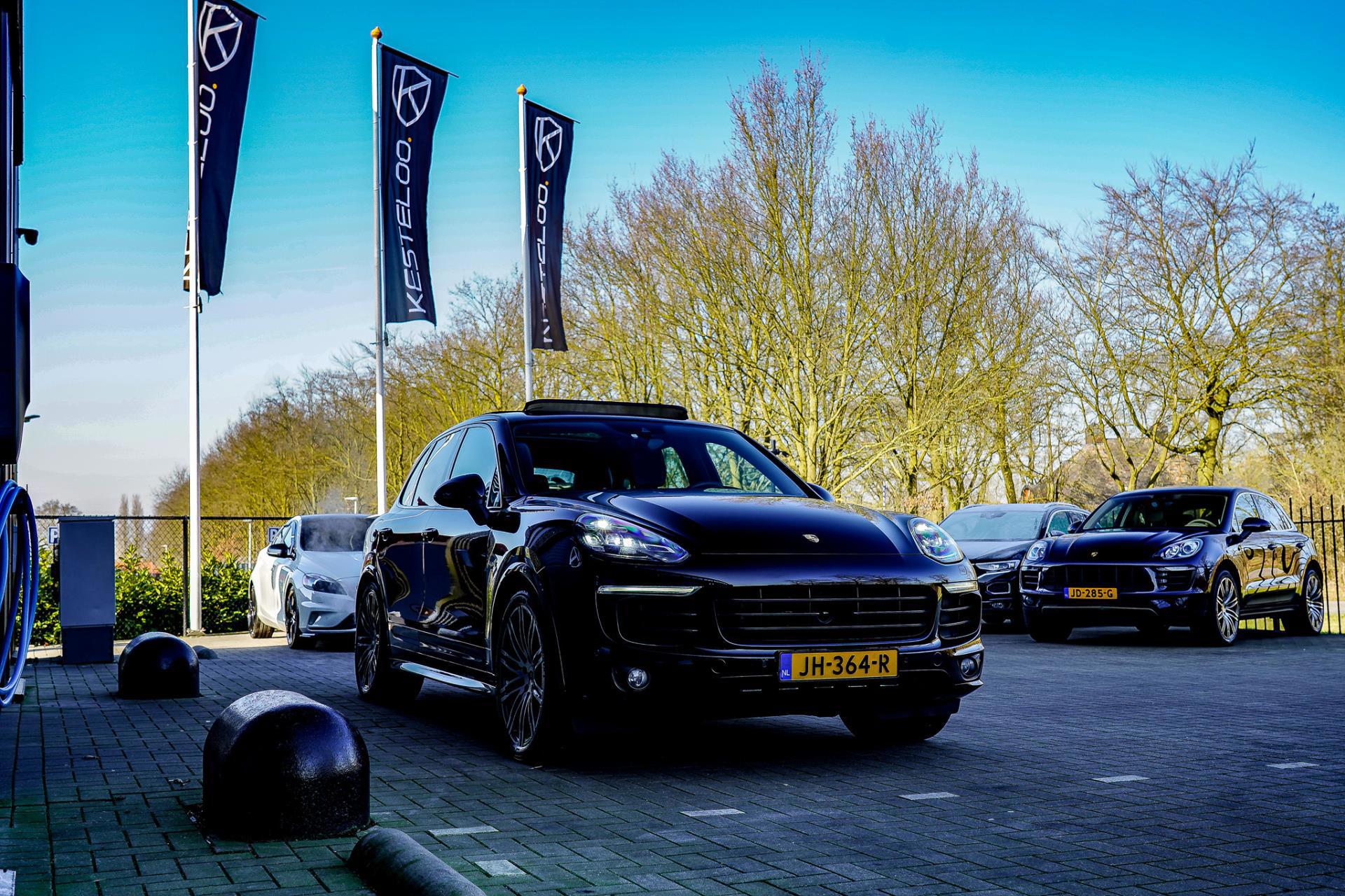 Foto van Porsche Cayenne S E-hybrid