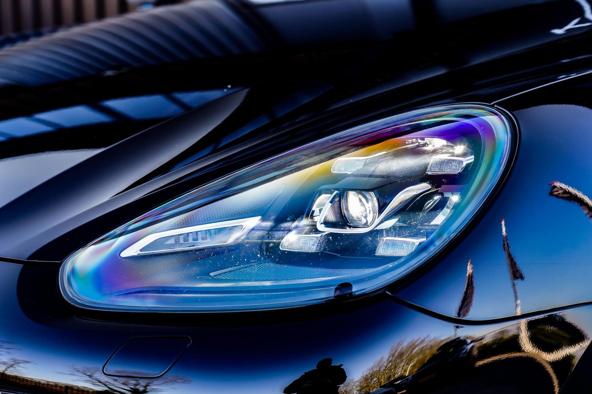 Foto van Porsche Cayenne S E-hybrid
